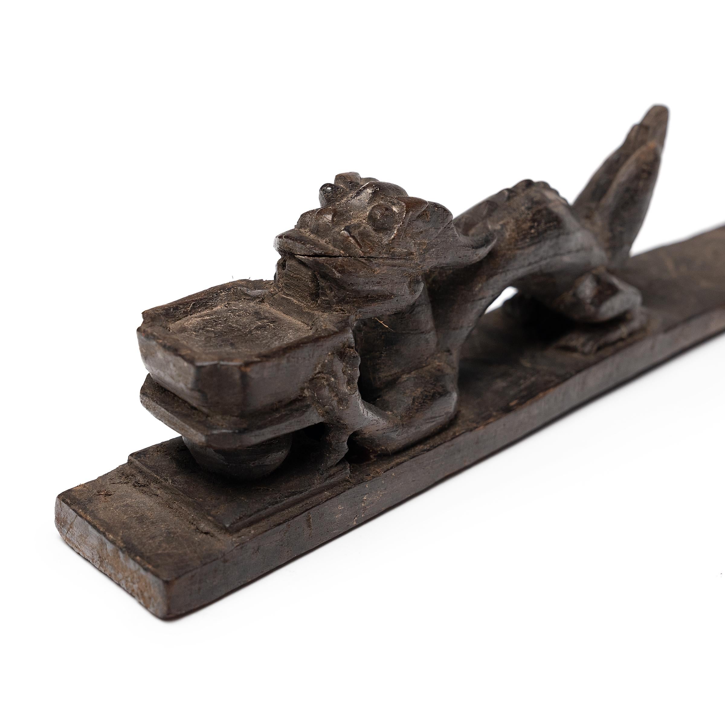 Qing Baguette de dragon du chaman Yao, c. 1900 en vente