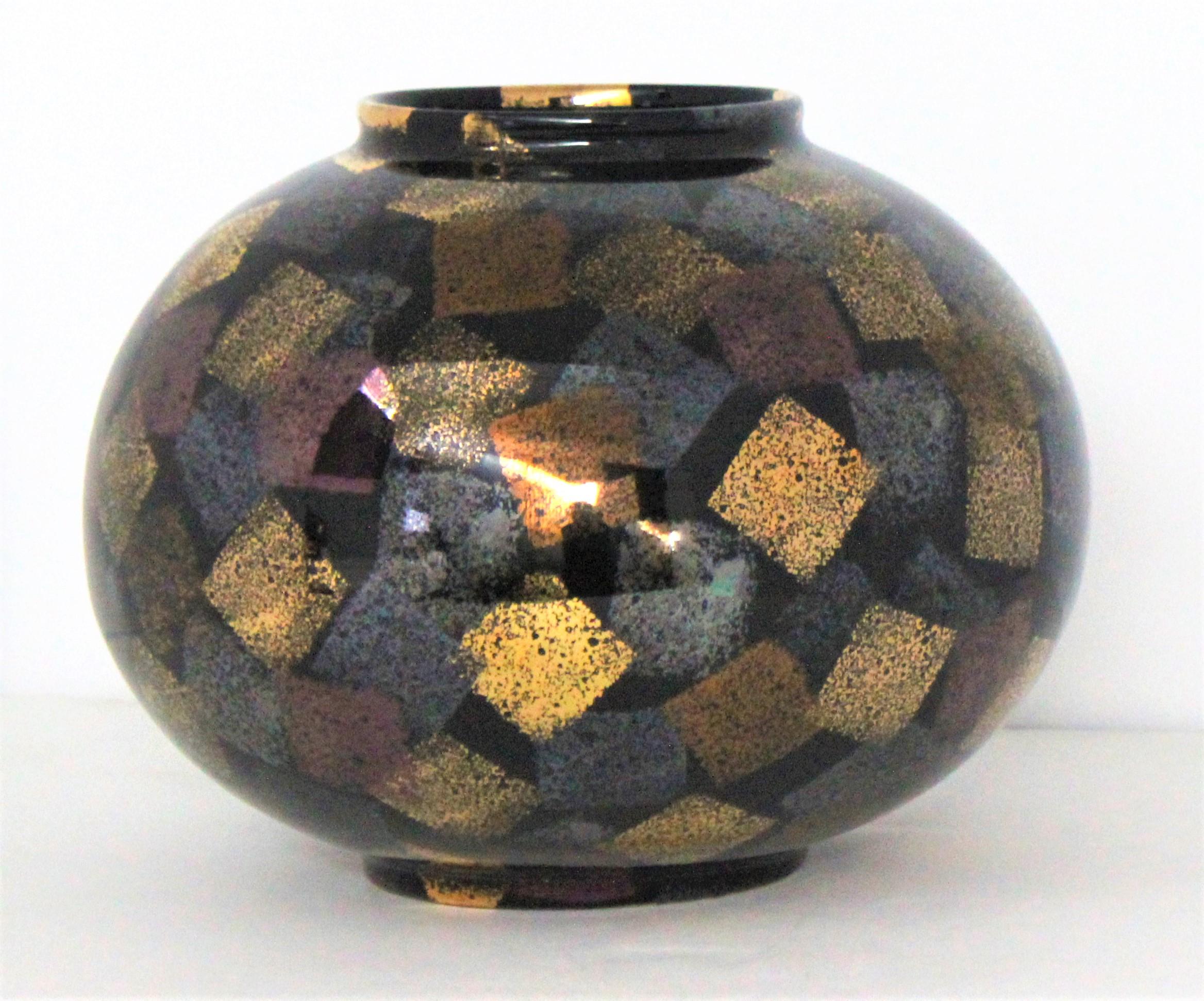 Glazed Yapacunchi Artisan Vase For Sale