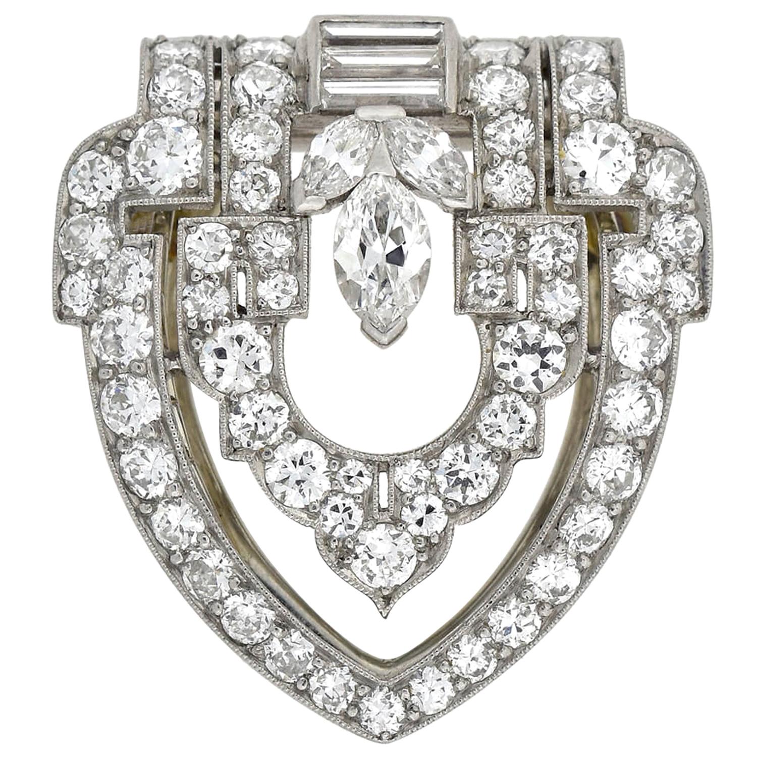 Clip en fourrure incrusté de diamants YARD Art Déco en platine de 1,25 carat au total en vente