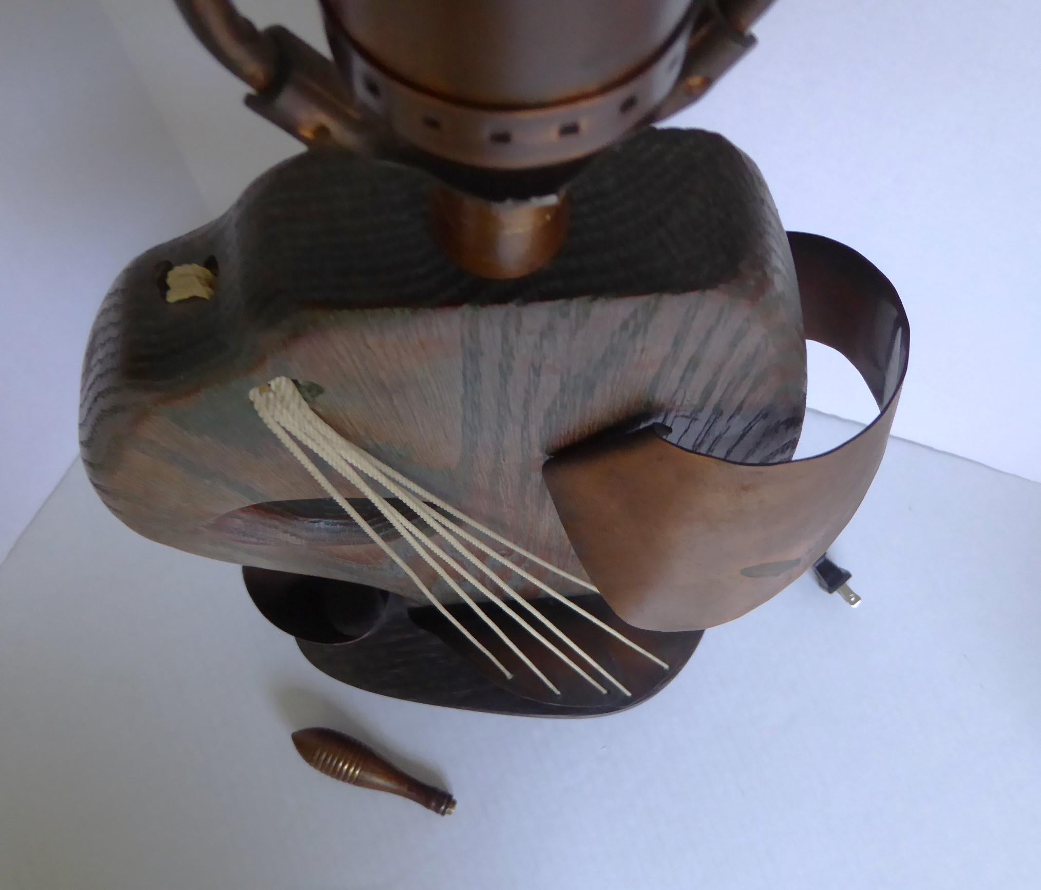 Milieu du XXe siècle Yasha Heifetz Lampe de table sculpturale Mid Century Modern Oak-Copper-String 1950s en vente