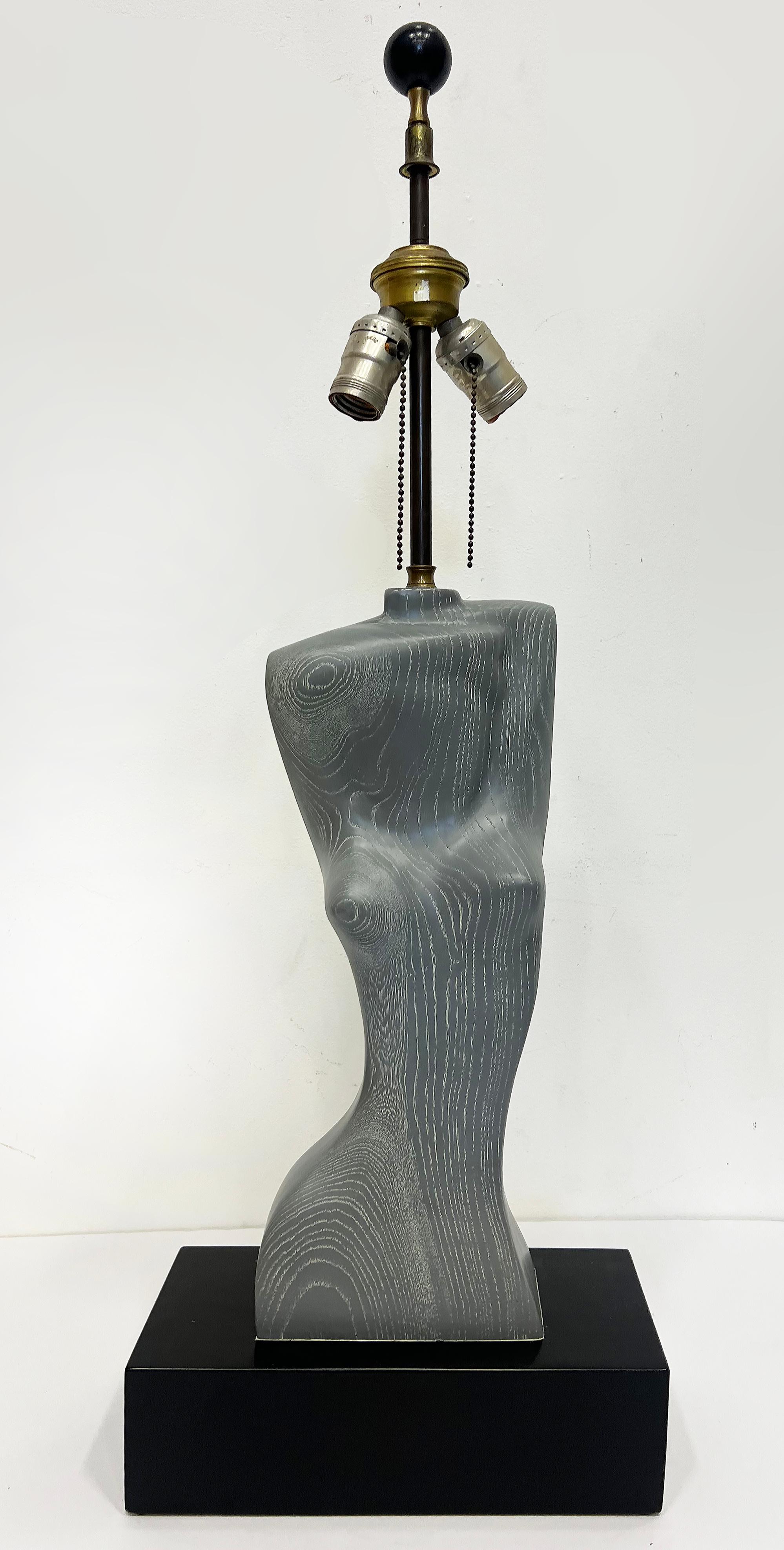 Yasha Heifetz Skulpturaler Torso aus der Mitte des Jahrhunderts Tischlampe aus keramischem Holz (Moderne der Mitte des Jahrhunderts) im Angebot