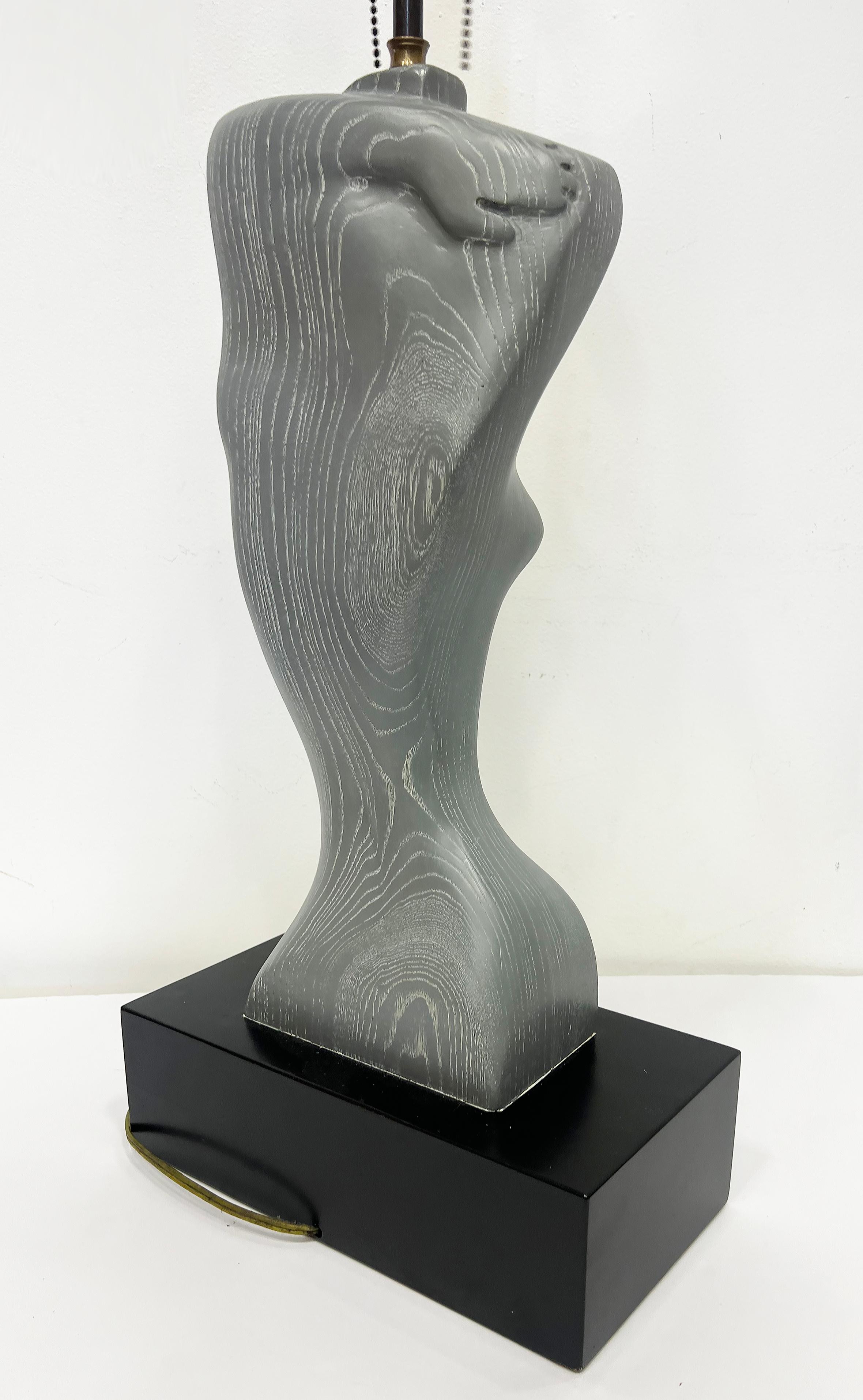 Yasha Heifetz Skulpturaler Torso aus der Mitte des Jahrhunderts Tischlampe aus keramischem Holz im Angebot 1