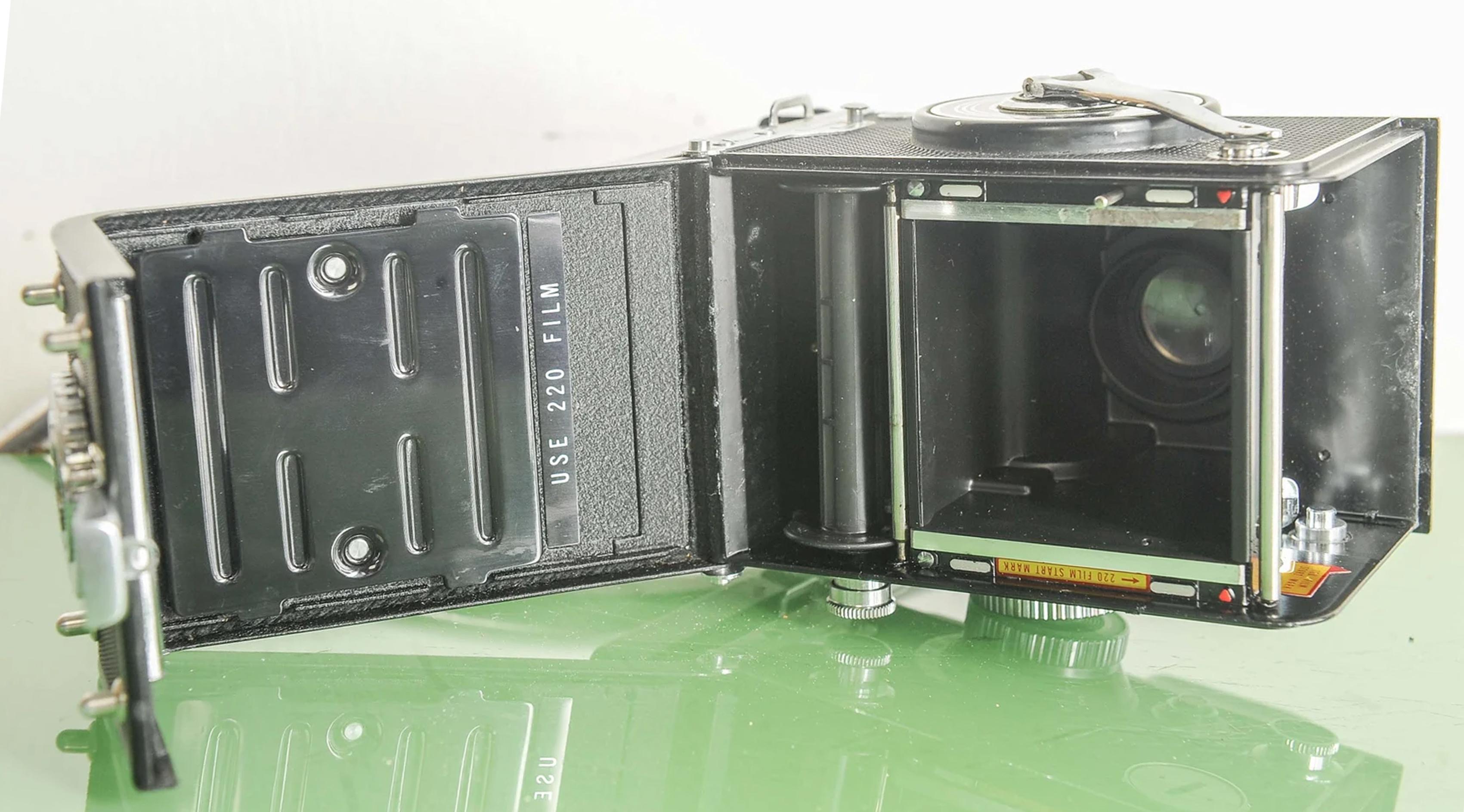 macchina fotografica yashica anni 70 prezzo