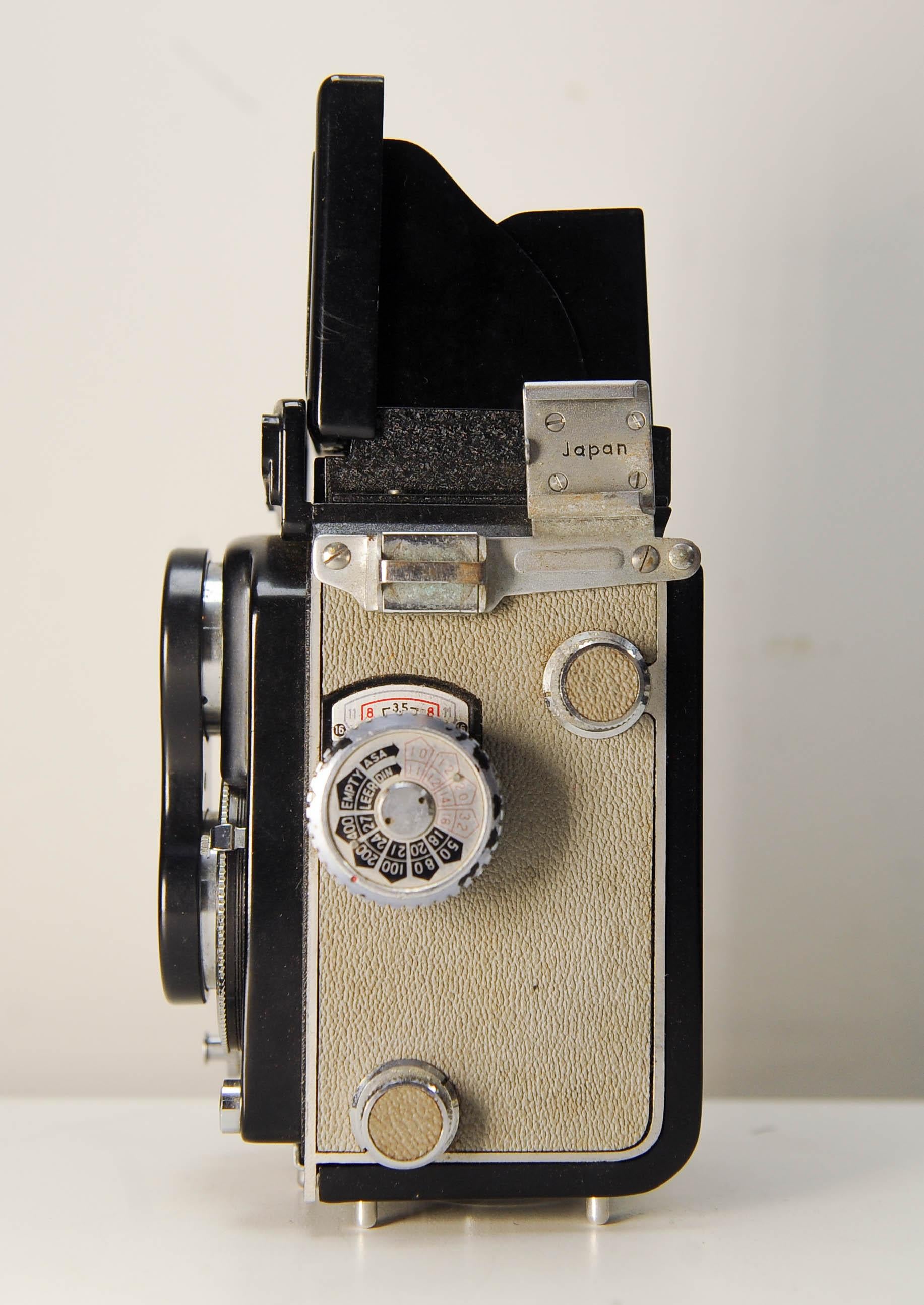 Yashica-44 Spiegelreflex-Mittelformatkamera Yashikor 60mm F3.5 Prime Objektiv im Angebot 1