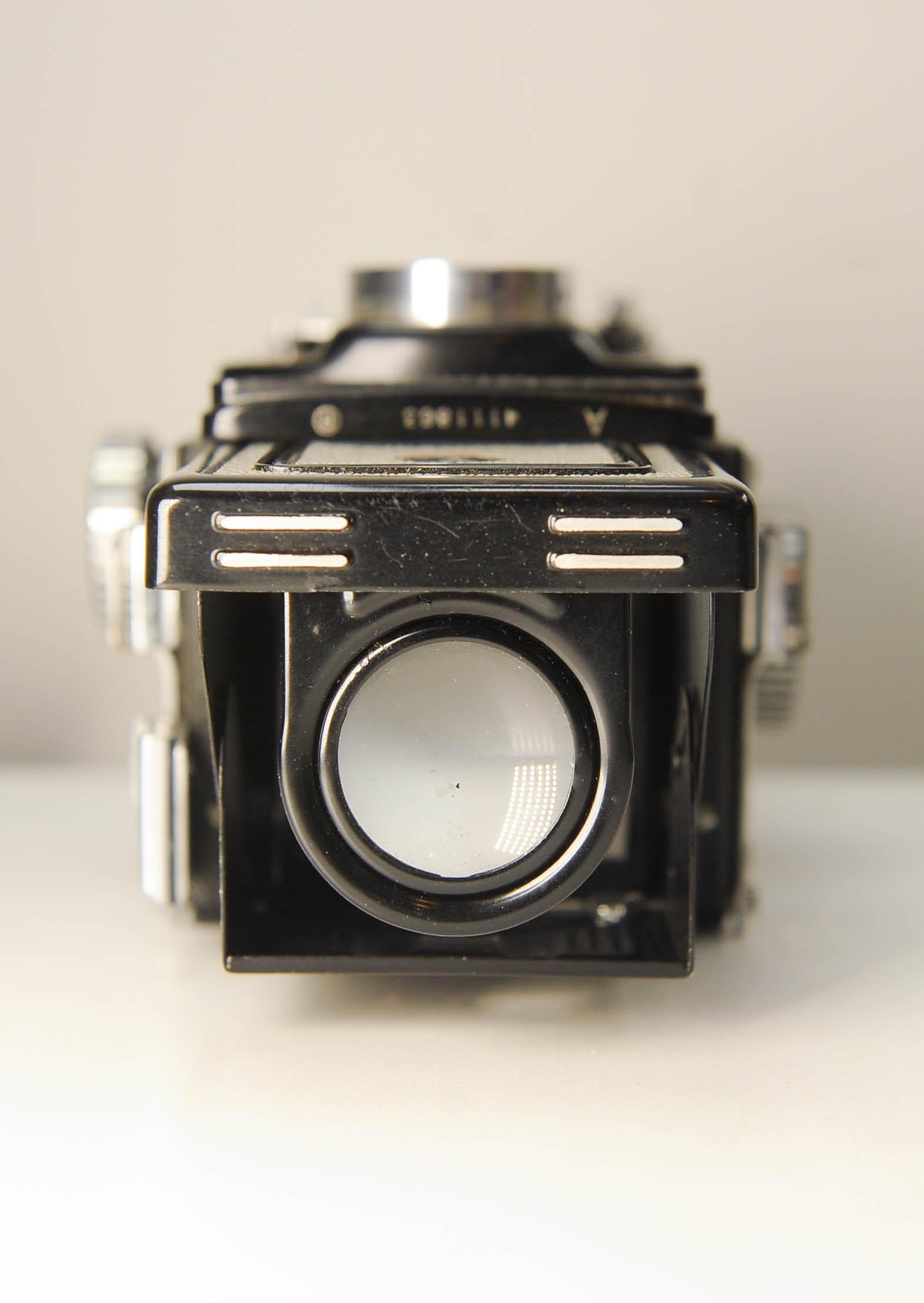 Yashica-44 Spiegelreflex-Mittelformatkamera Yashikor 60mm F3.5 Prime Objektiv im Angebot 4