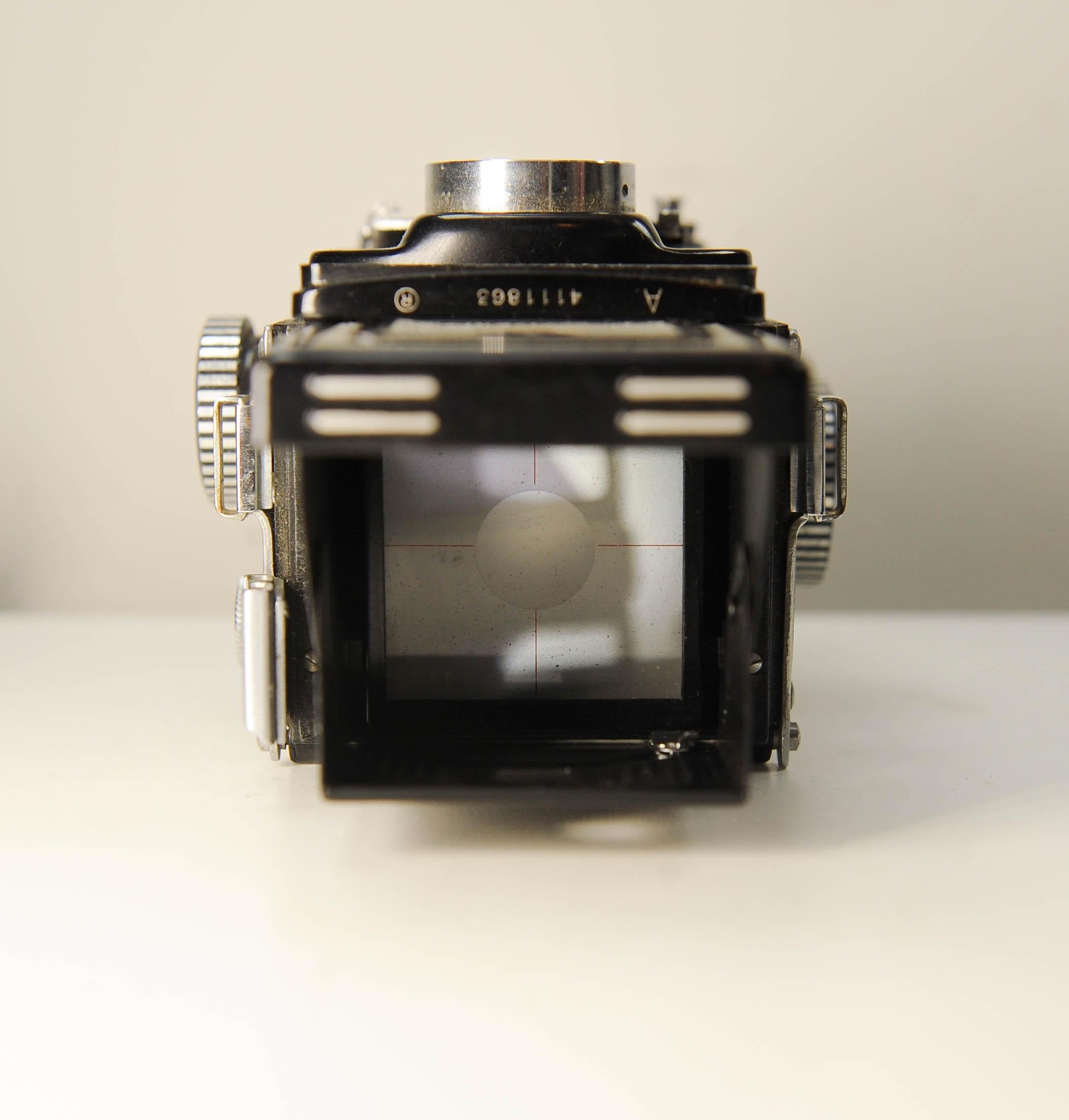 Yashica-44 Spiegelreflex-Mittelformatkamera Yashikor 60mm F3.5 Prime Objektiv im Angebot 6