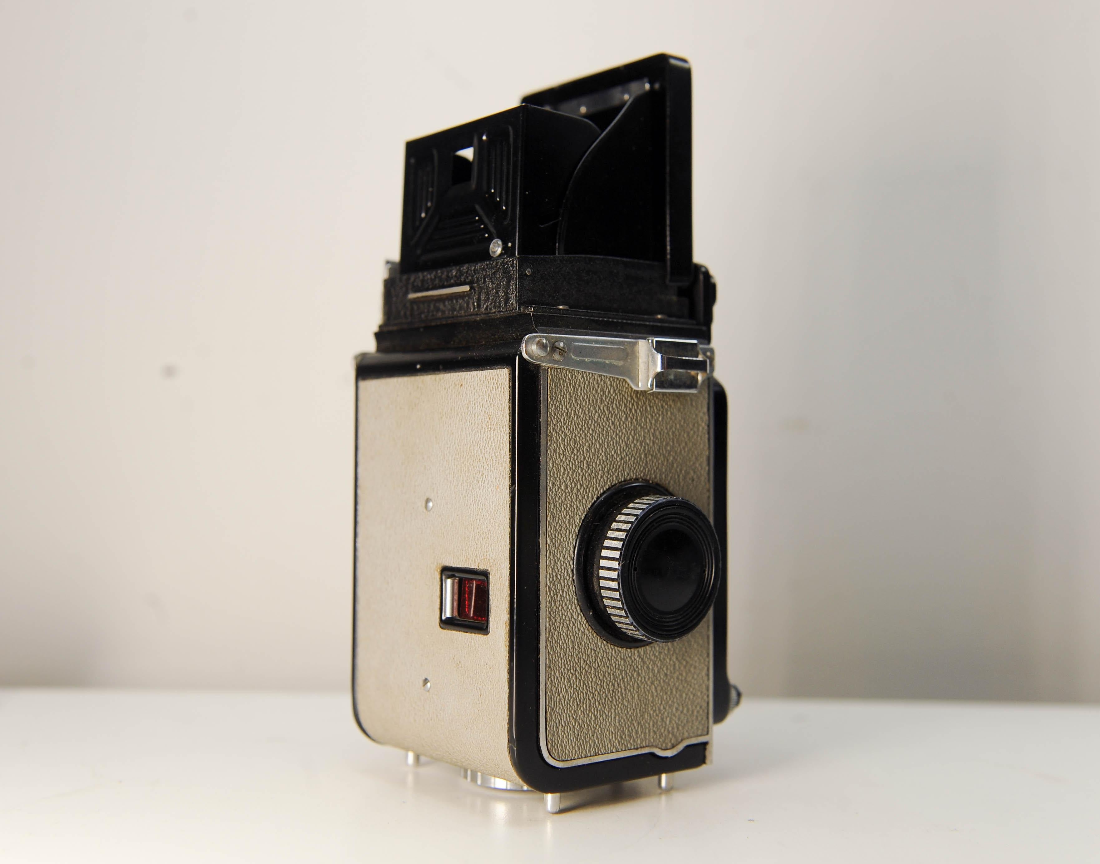 Yashica-44 Spiegelreflex-Mittelformatkamera Yashikor 60mm F3.5 Prime Objektiv im Angebot 3