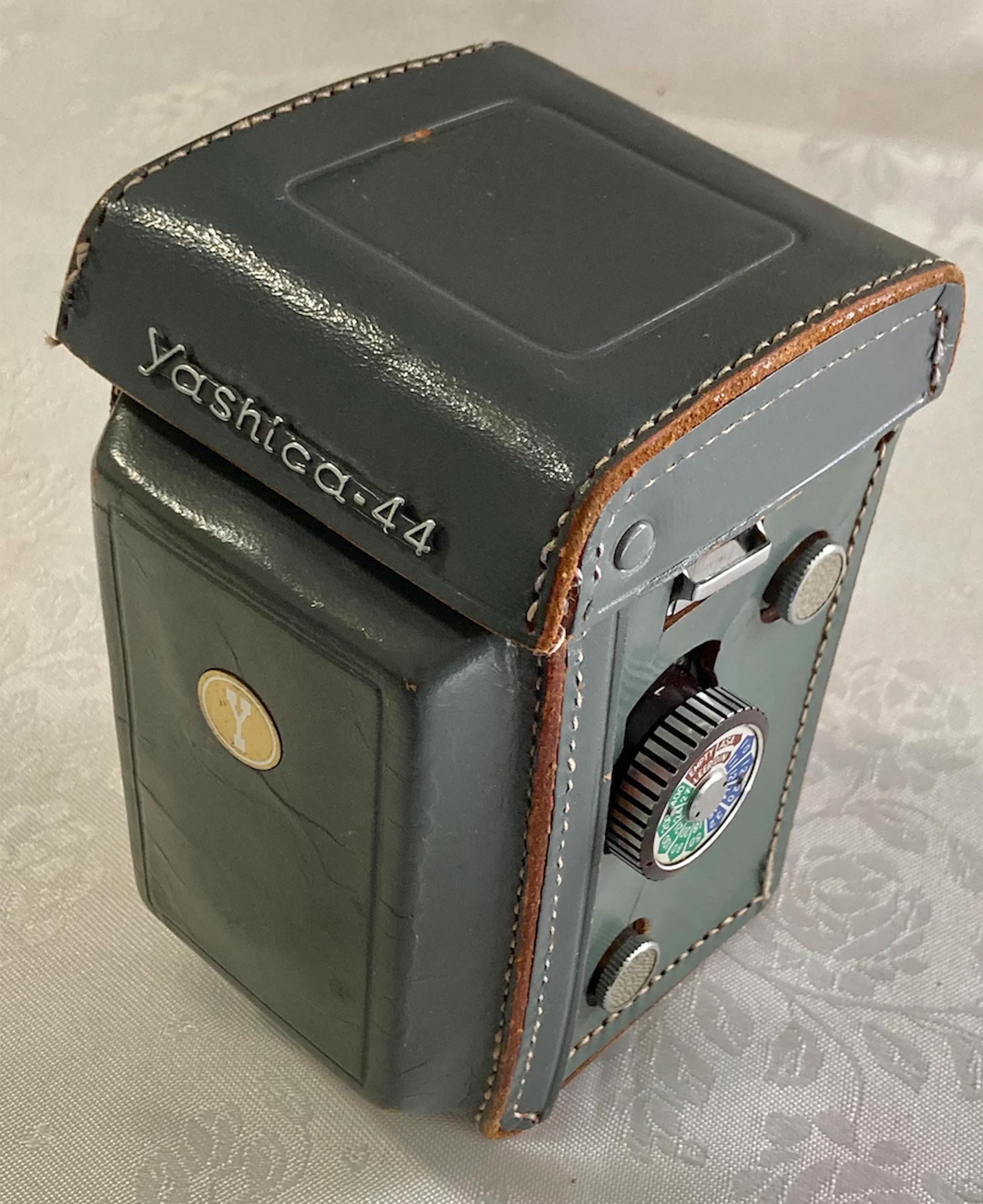 Yashica-44 Twin Lens Reflex Medium Format Camera Yashikor 60mm F3.5 Prime Lens For Sale 1