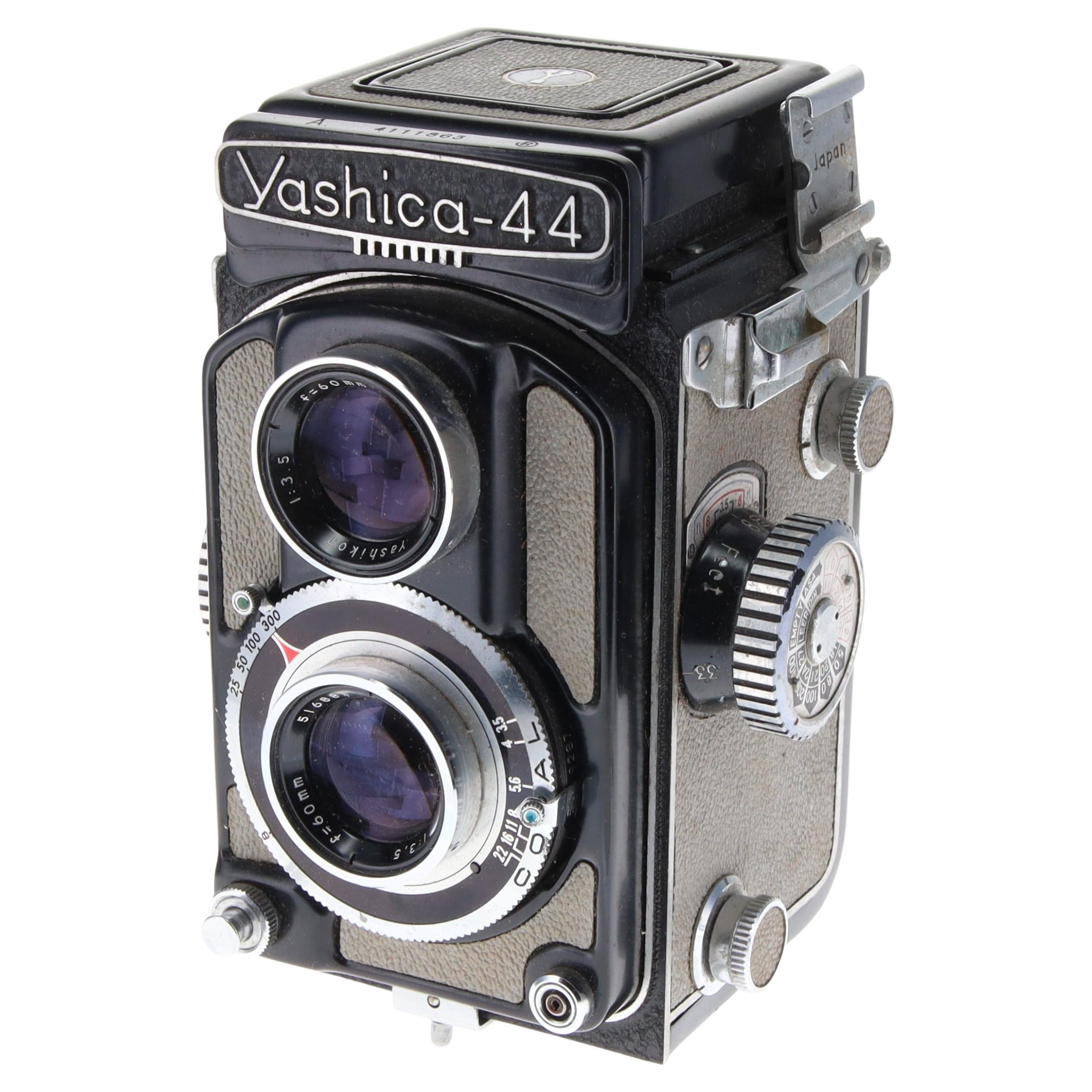 Yashica-44 Twin Lens Reflex Medium Format Camera Yashikor 60mm F3.5 Prime Lens For Sale
