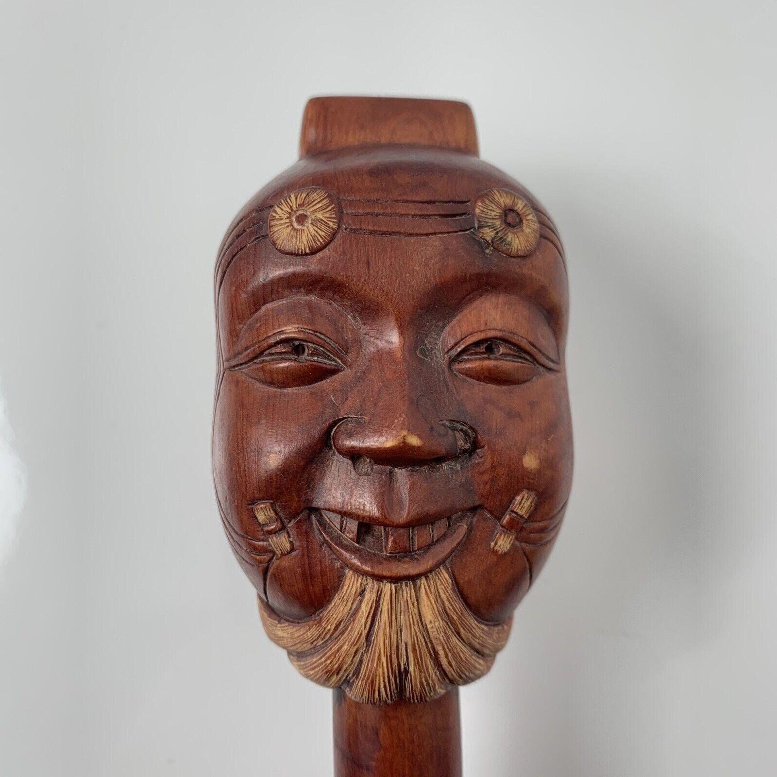 Hand-Carved Yatate Japonais En Bois Scuplté Nissho Antique Wood Carved Netsuke Meiji Era For Sale