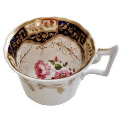 Tasse à café en forme d'orphelinat de Yates, bleu cobalt, doré et fleurs, motif 812, vers 1825