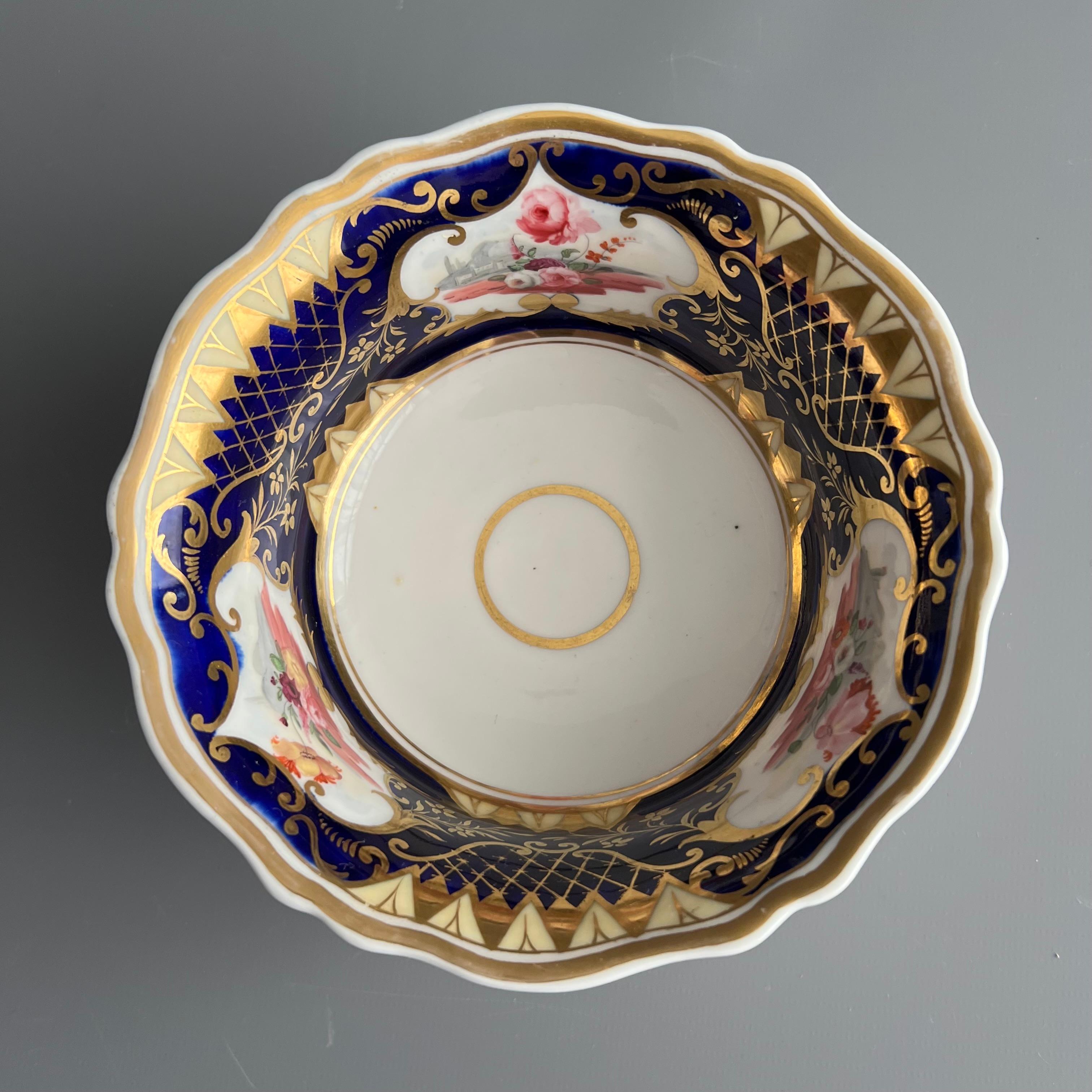 Service à thé de Yates, bleu cobalt, doré et fleurs patt. 1038, vers 1825 en vente 4