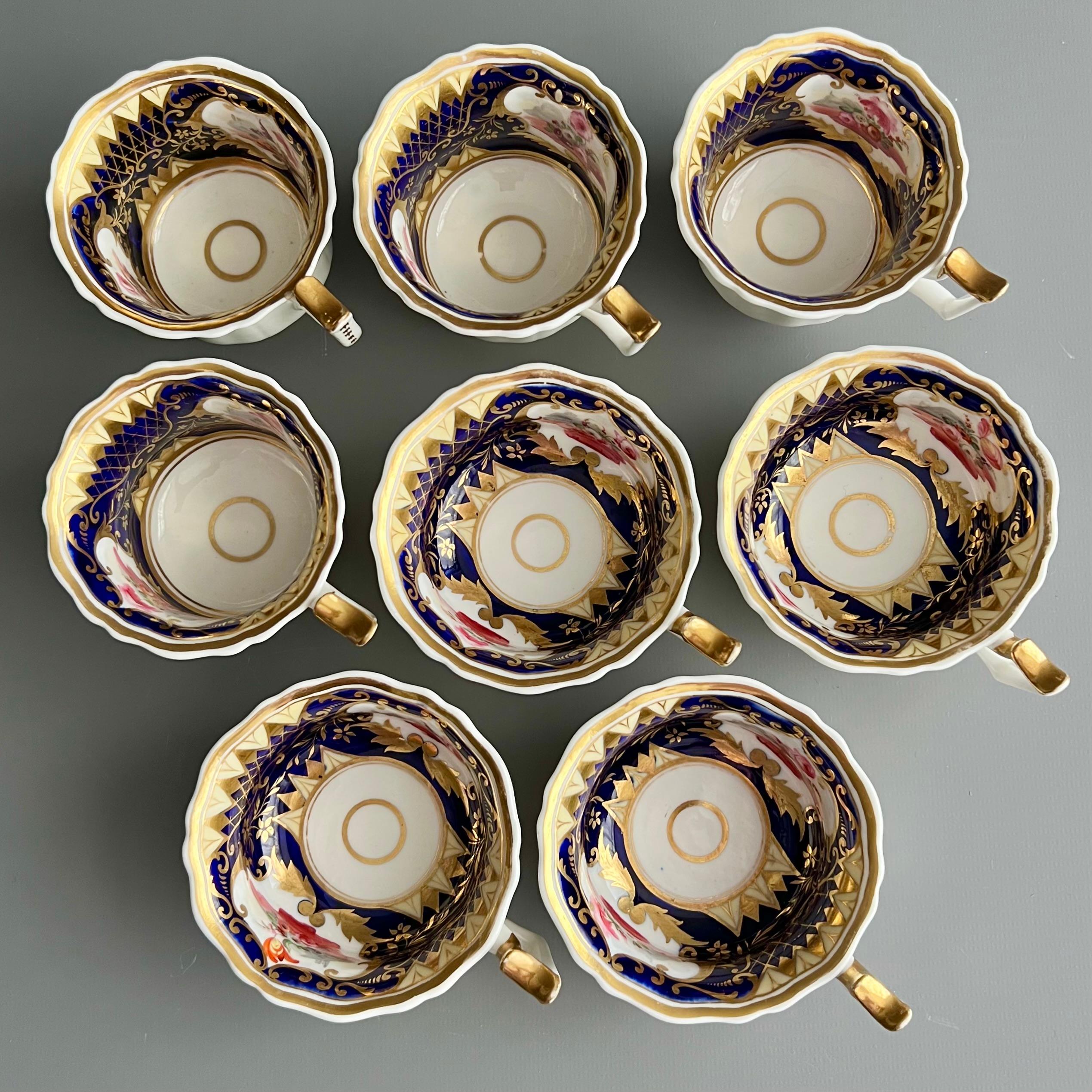 Service à thé de Yates, bleu cobalt, doré et fleurs patt. 1038, vers 1825 en vente 5