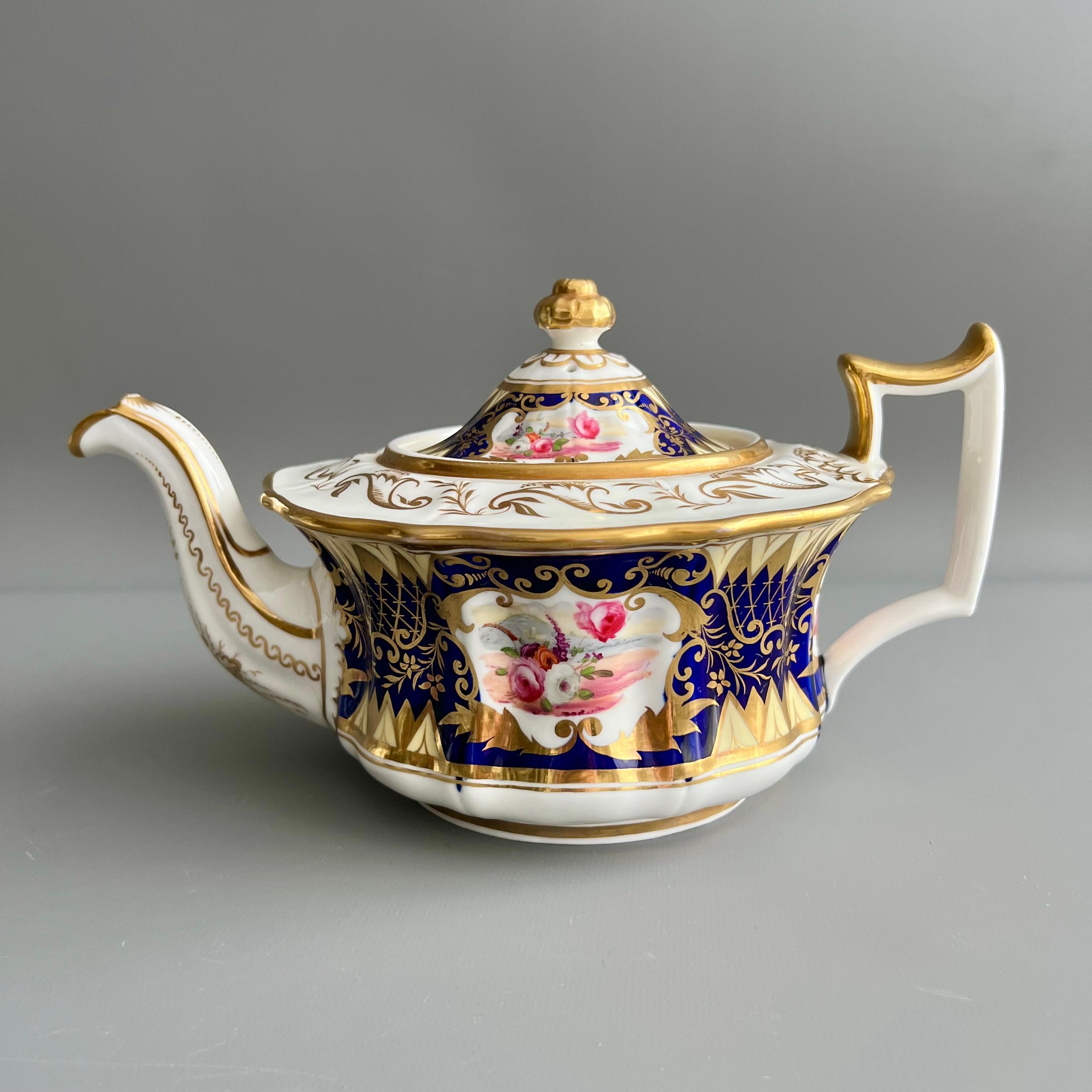 Regency Service à thé de Yates, bleu cobalt, doré et fleurs patt. 1038, vers 1825 en vente