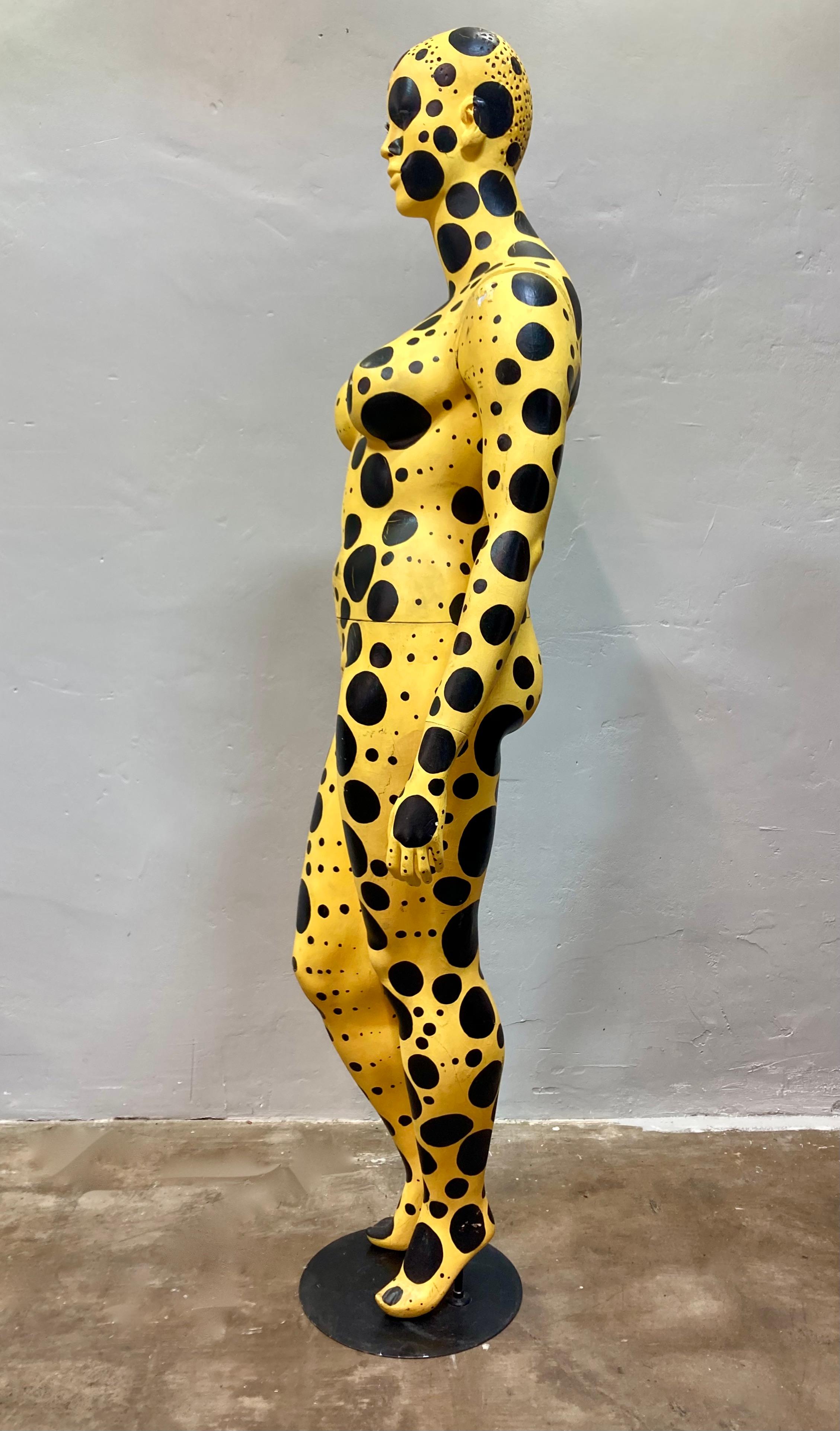 XXI secolo e contemporaneo Manichino ispirato a Yayoi Kusama in vendita