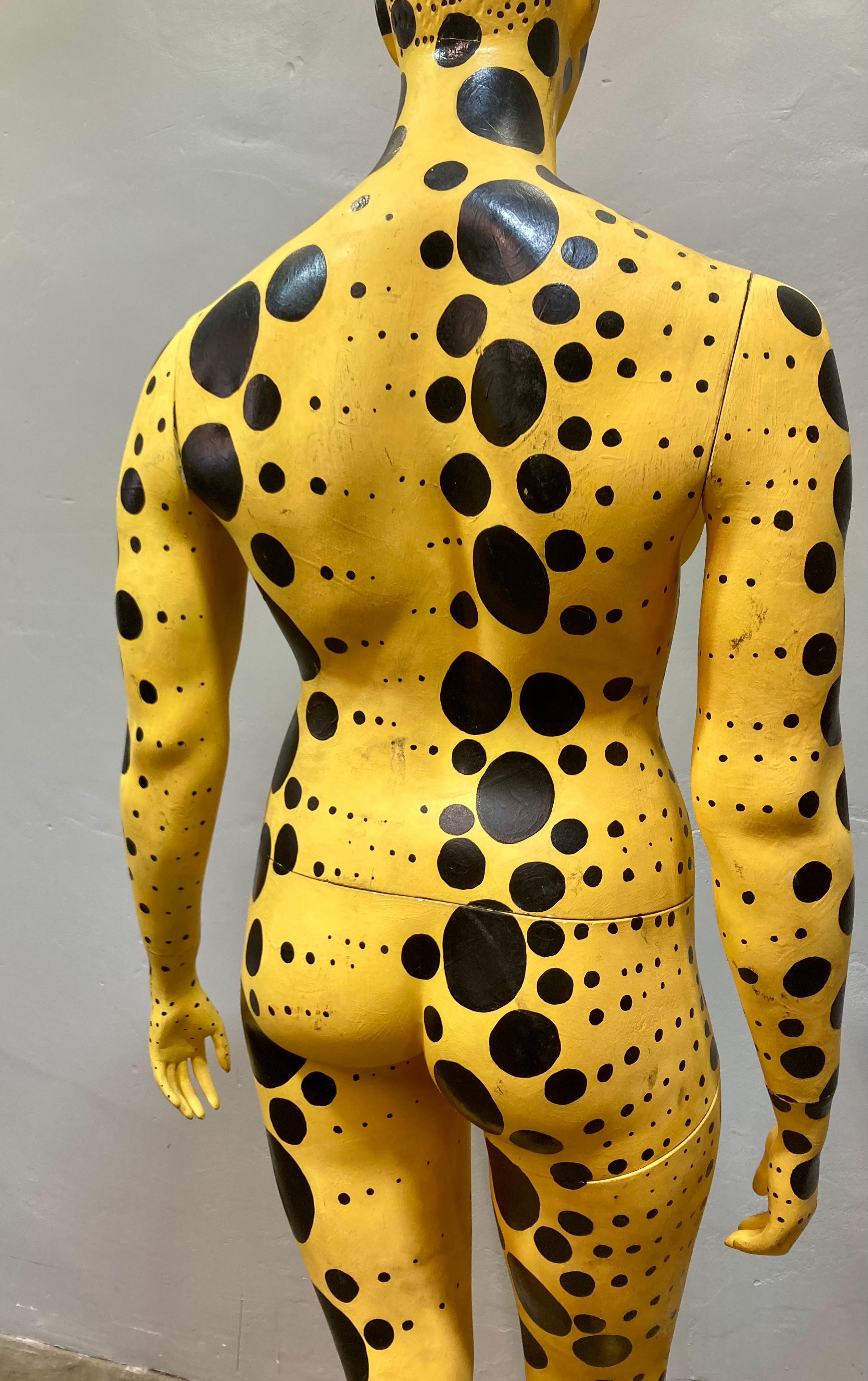 Manichino ispirato a Yayoi Kusama in vendita 1