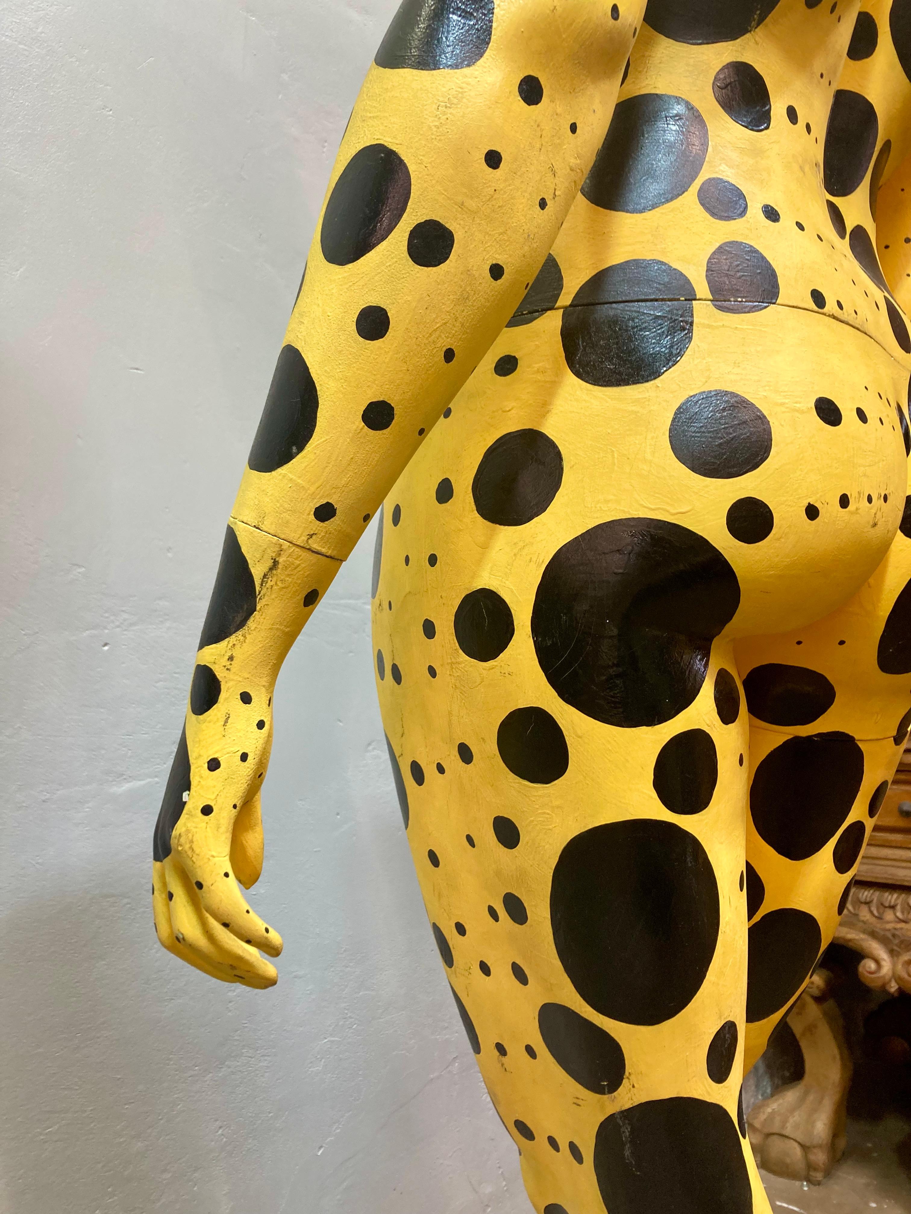 Manichino ispirato a Yayoi Kusama in vendita 4