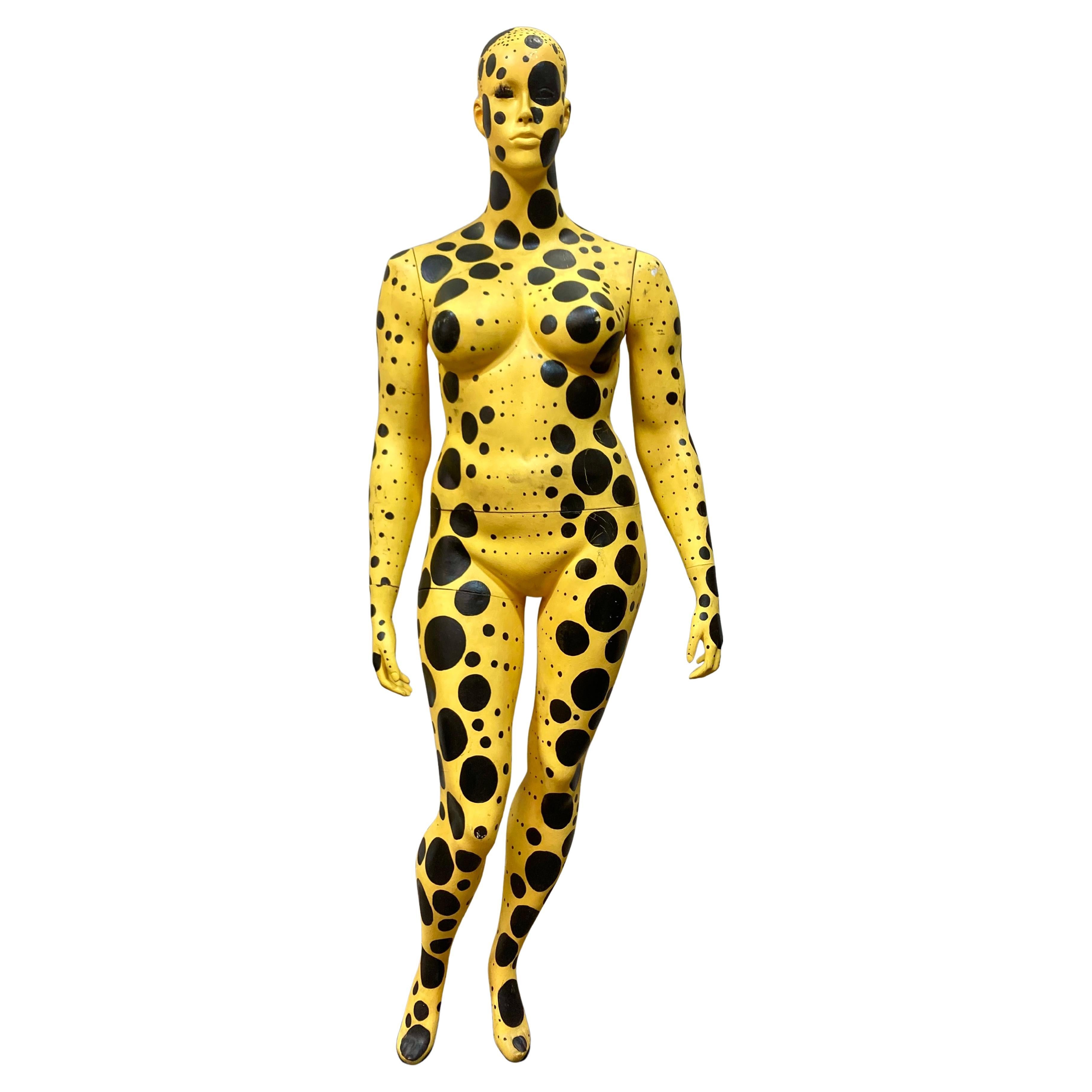 Manichino ispirato a Yayoi Kusama in vendita