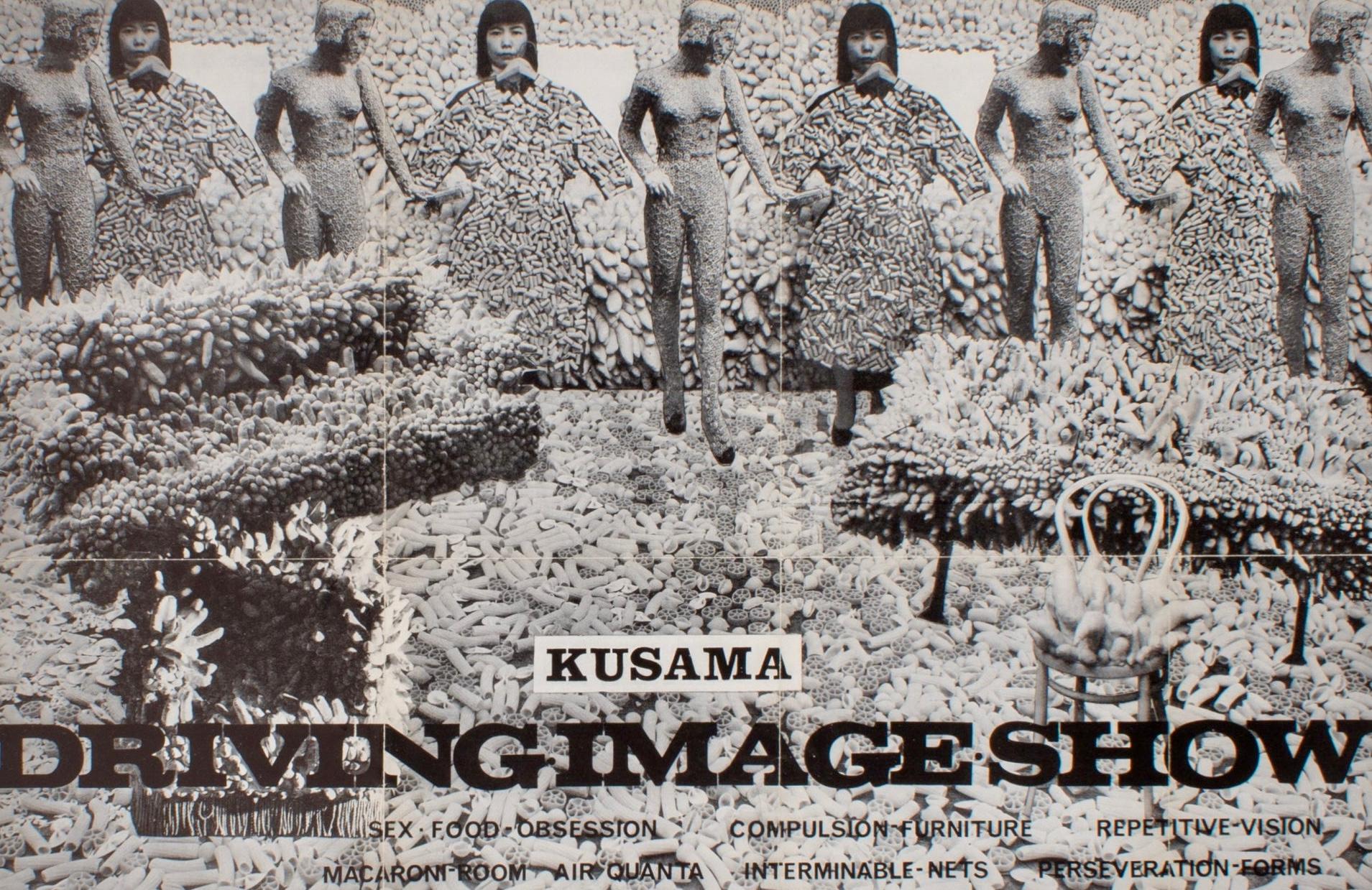 Muestra de Imágenes de Conducción de Yayoi Kusama:

Un cartel/folleto de exposición de Kusama de los años 60, imposiblemente raro, publicado con motivo de: Yayoi Kusama en la Galería del Naviglio de Milán: 26 de enero-9 de febrero de 1966.