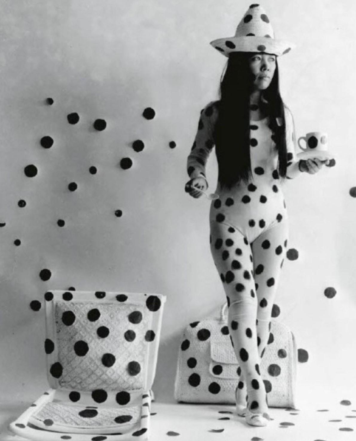 Self-obliteration by dots By Yayoi Kusama For Sale 2
