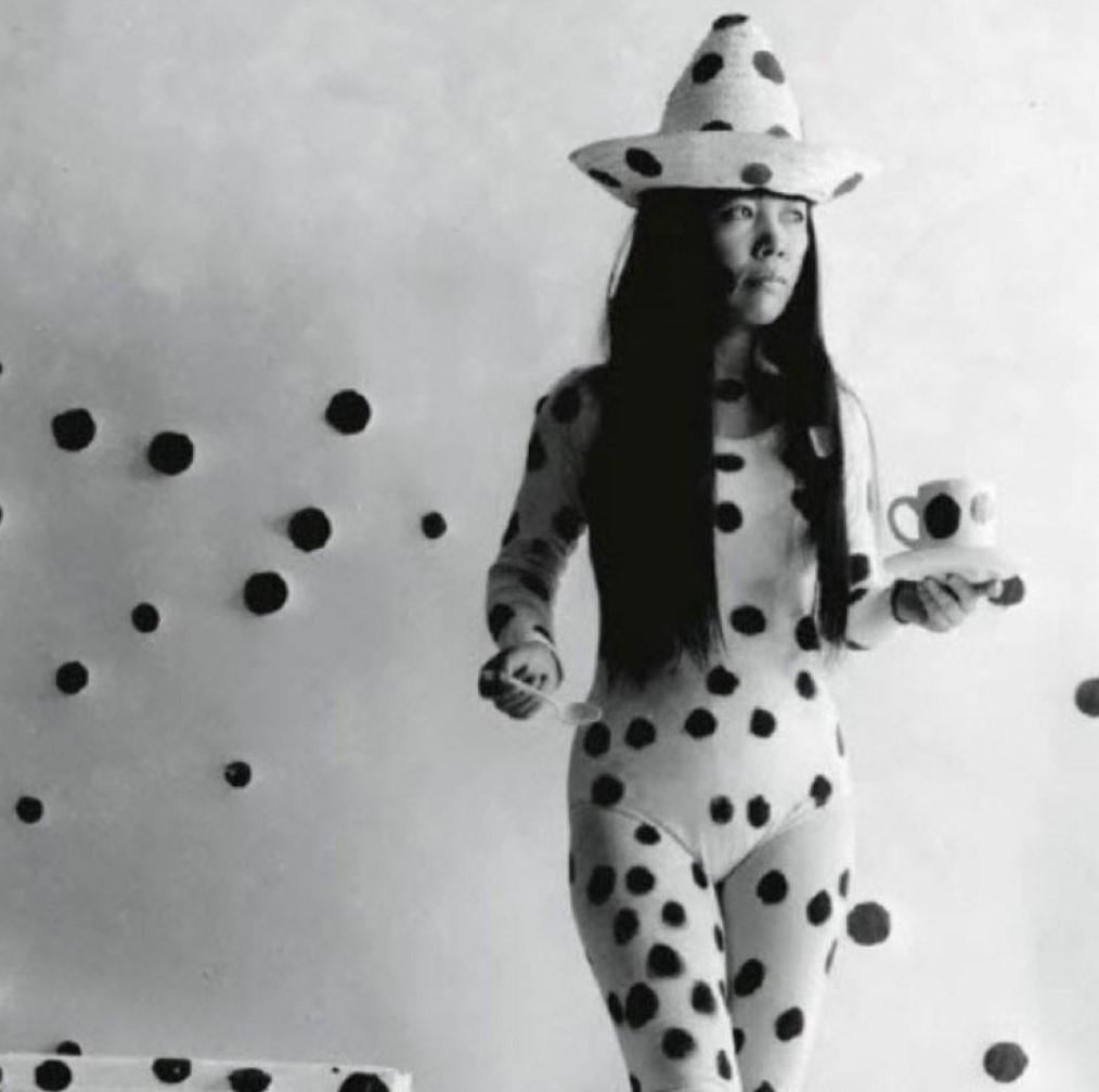 Self-obliteration by dots By Yayoi Kusama For Sale 3