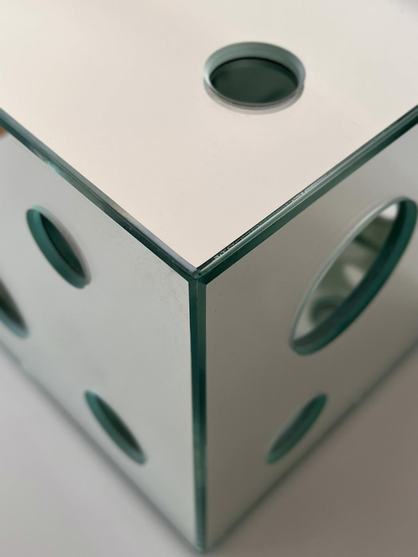 Mirror Box, 2005 Limitierte Auflage von 99 Skulpturen von Yayoi Kusama im Angebot 4