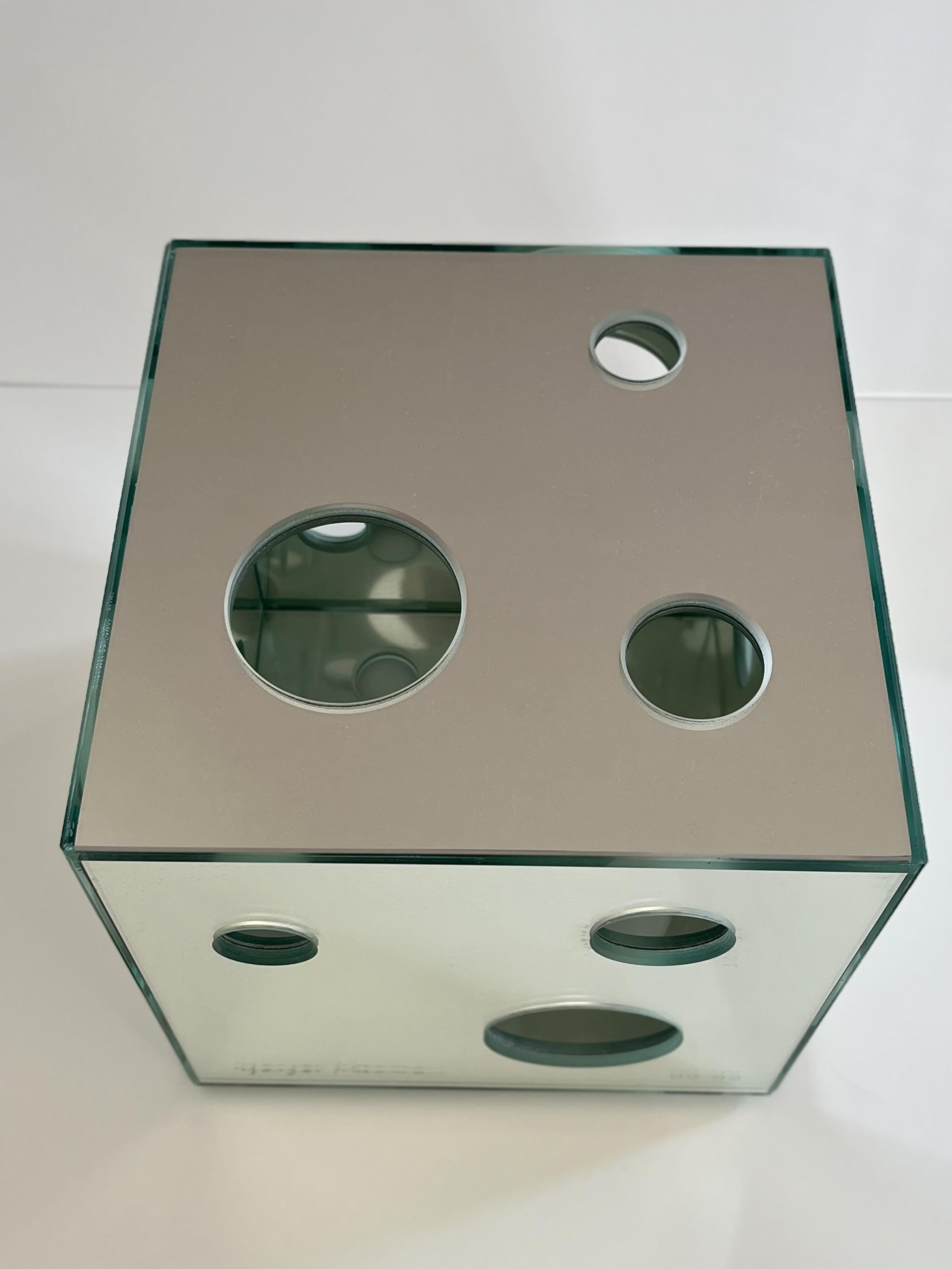 Mirror Box, 2005 Limitierte Auflage von 99 Skulpturen von Yayoi Kusama im Angebot 5