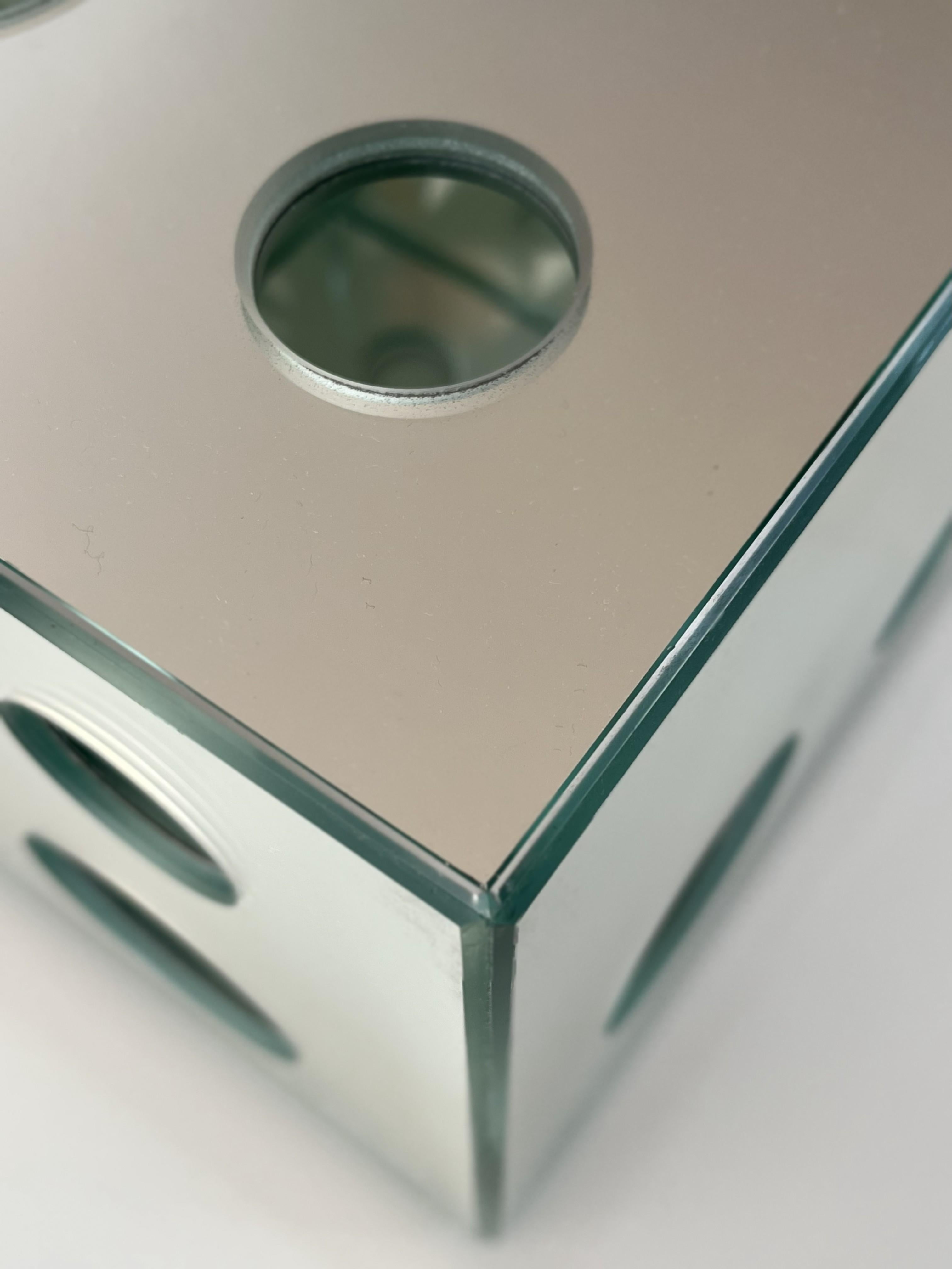 Mirror Box, 2005 Limitierte Auflage von 99 Skulpturen von Yayoi Kusama im Angebot 8