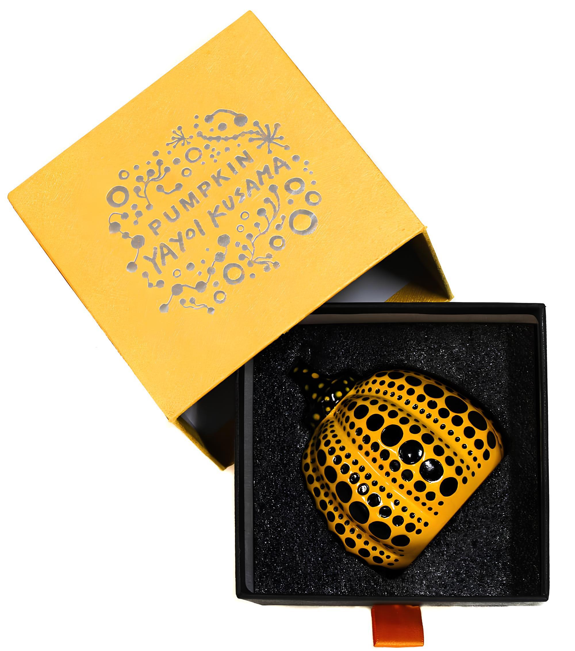 Pumpkin, Yellow/Black, Yayoi Kusama 草間 彌生 For Sale 3