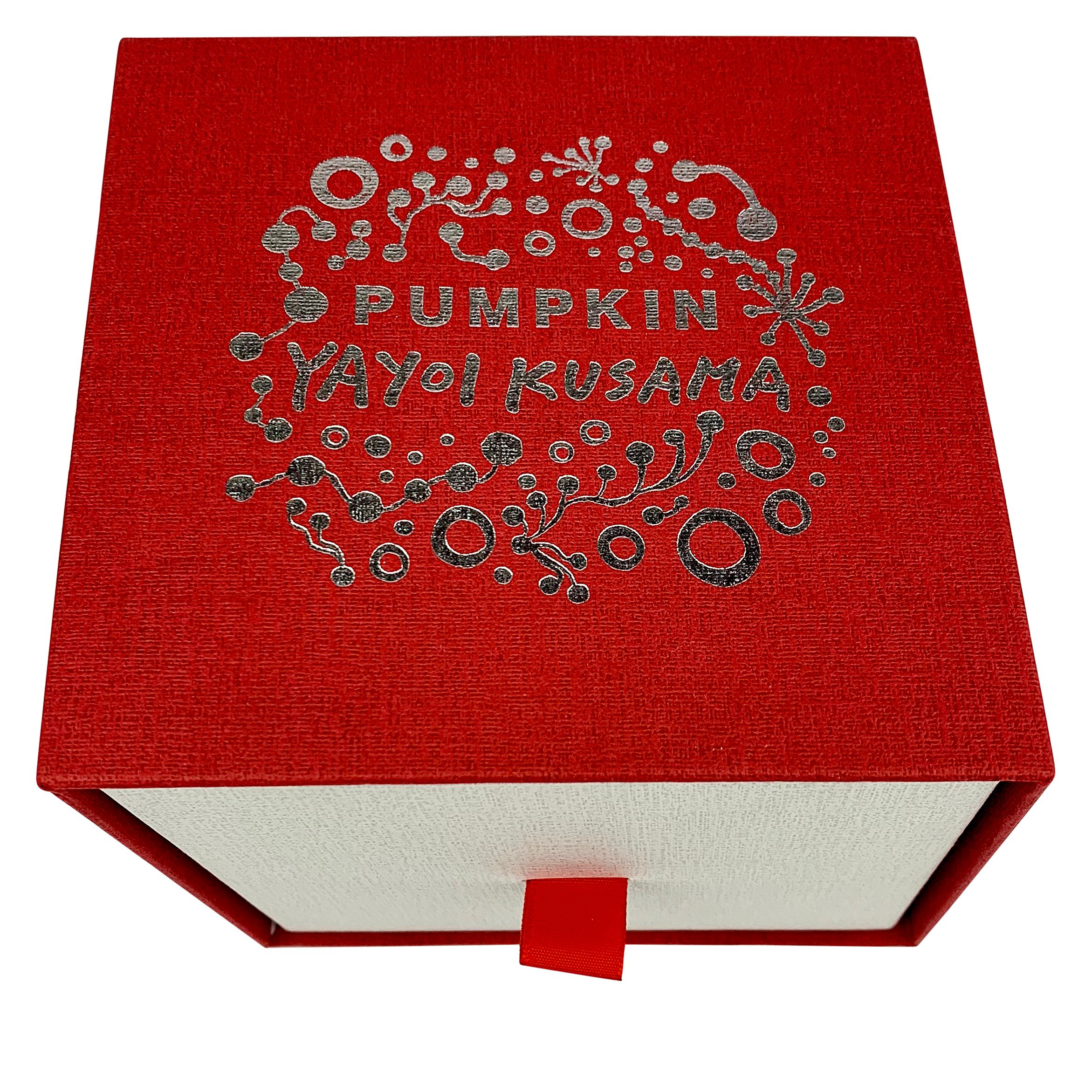 Escarpins rouges, blancs, jaunes et noirs (deux sculptures) 3