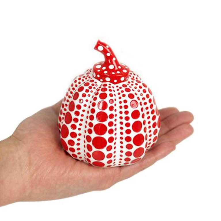 Yayoi Kusama - PUMPKIN (Weiß) Konzeptualismus Zeitgenössische Moderne Kunst Dots Design im Angebot 5