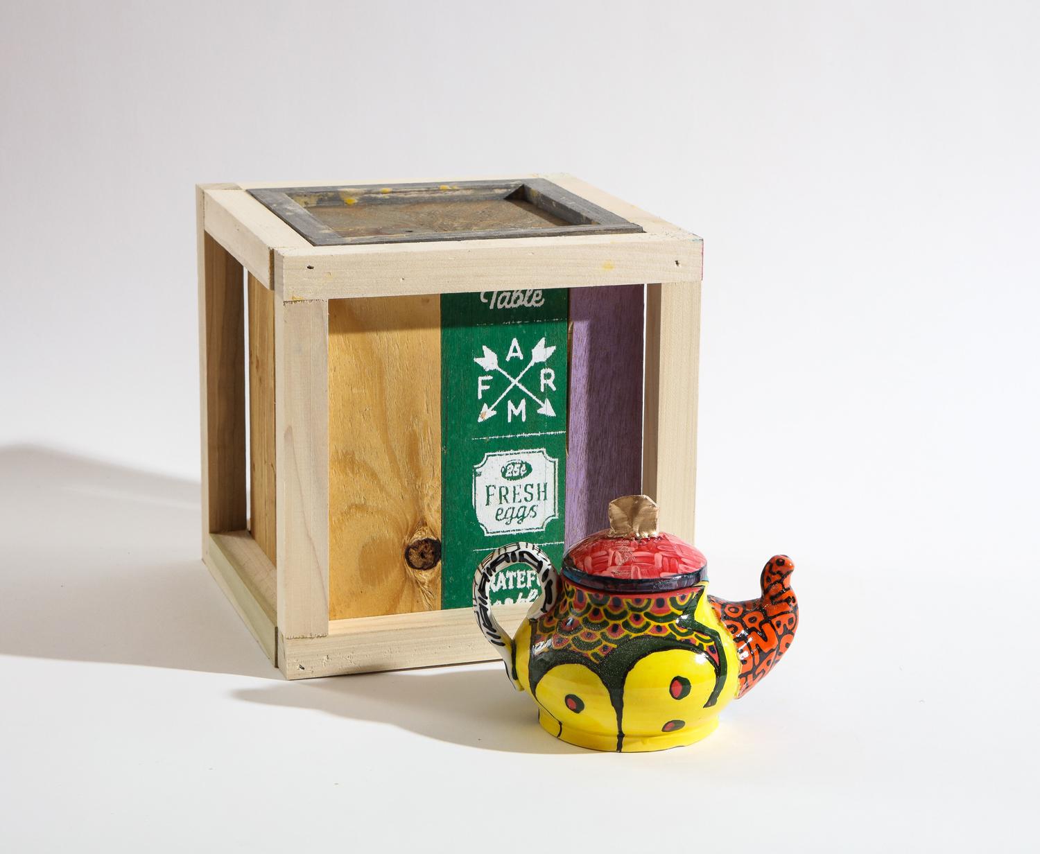 Roberto Lugo
Yayoi Kusama teapot and box set, 2021
Glazed porcelain, enamel paint, acrylic paint and wood
Measures: Teapot: 5.25 x 7 x 5 in
Box: 10 x 10 x 10 in.