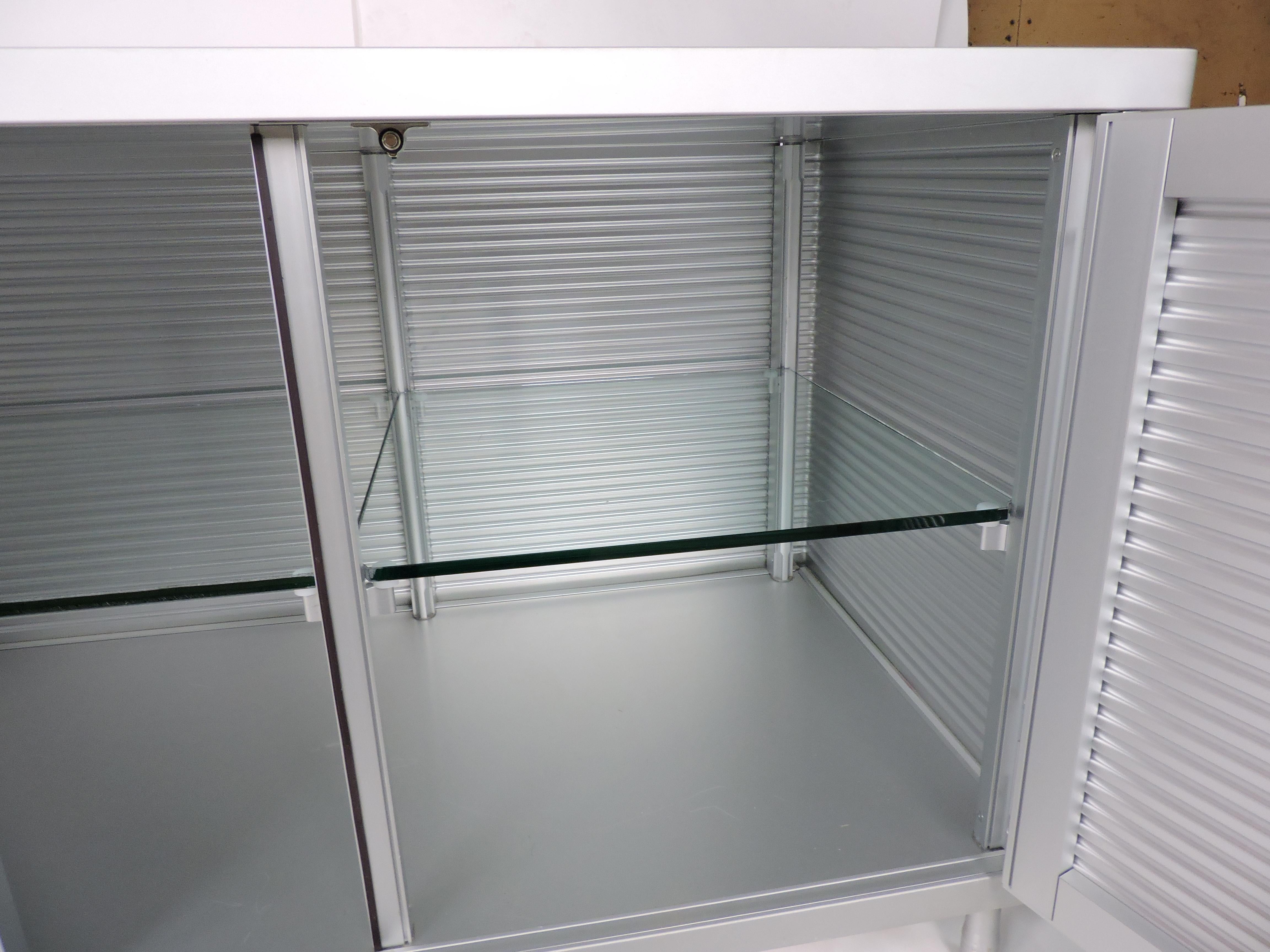 Credenza con armario de aluminio y cristal Ycami PAC de Decoma Design Italia Anodizado en venta