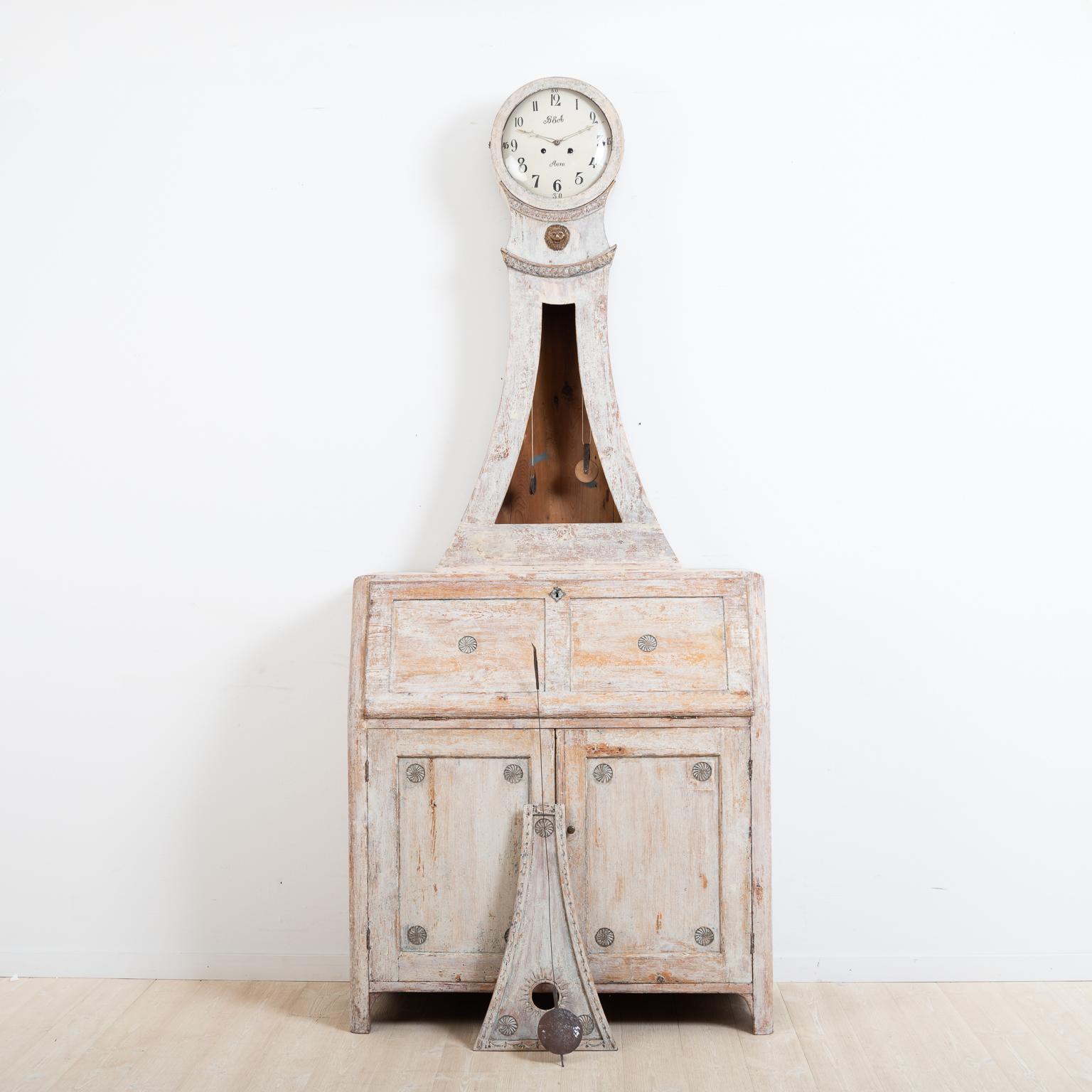 Year 1800 Swedish Gustavian Clock Cabinet and Bureau In Good Condition In Kramfors, SE