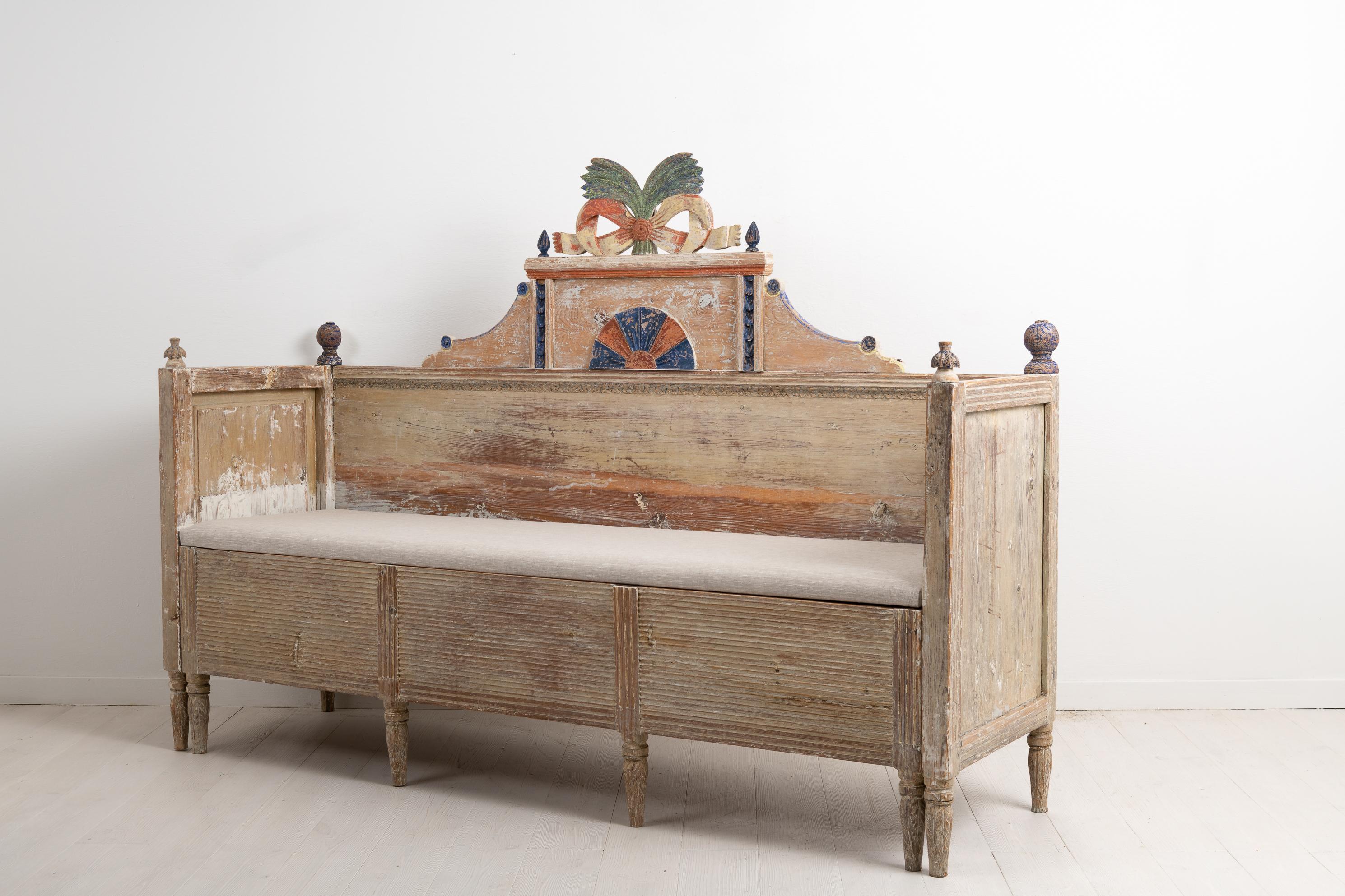 Year 1800 Swedish Gustavian Country Pine Sofa In Good Condition In Kramfors, SE