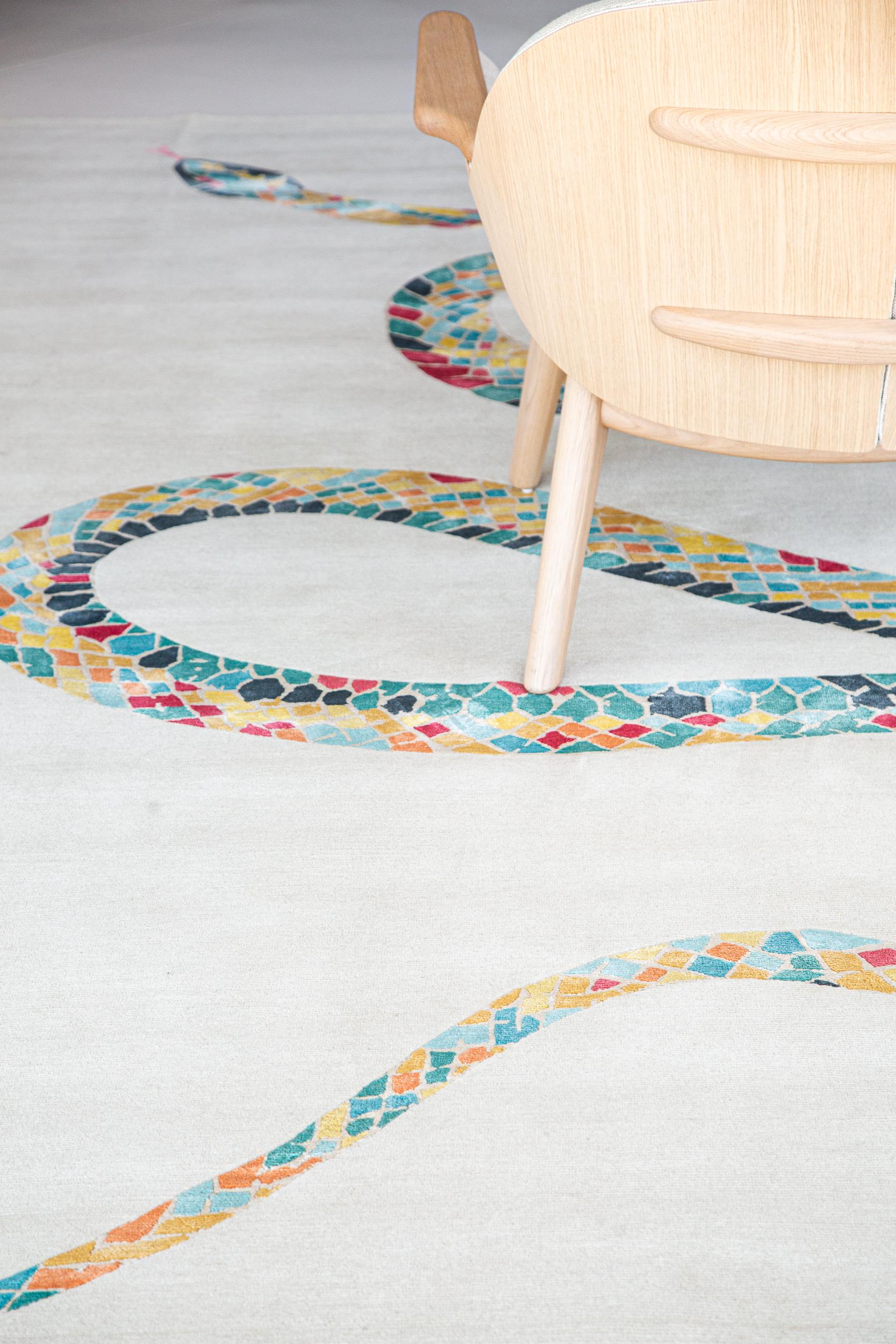 Noué à la main Tapis Mehraban Year of the Snake de Liesel Plambeck en vente