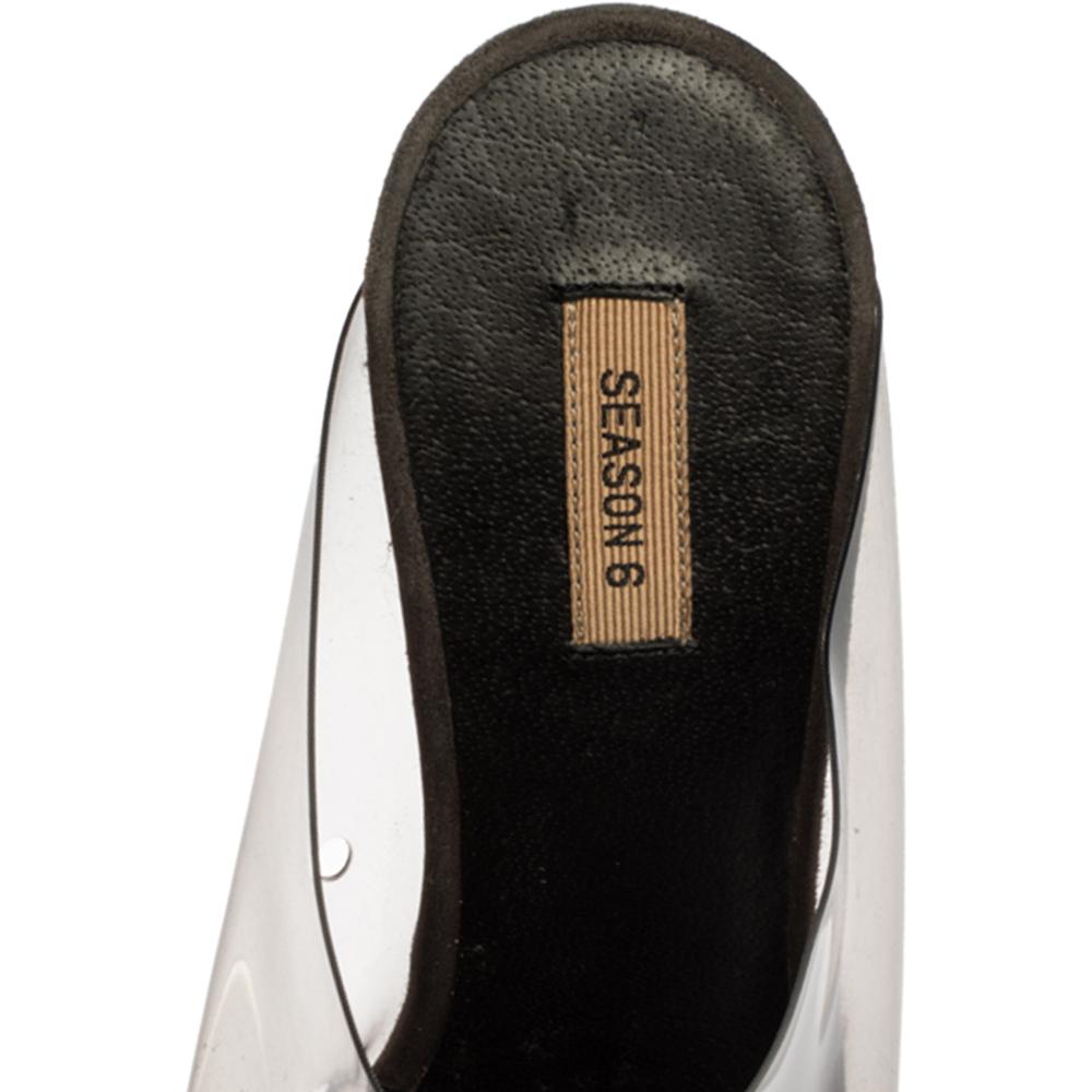 Yeezy Grey PVC Season 6 Mule Sandals Size 36 In Good Condition In Dubai, Al Qouz 2