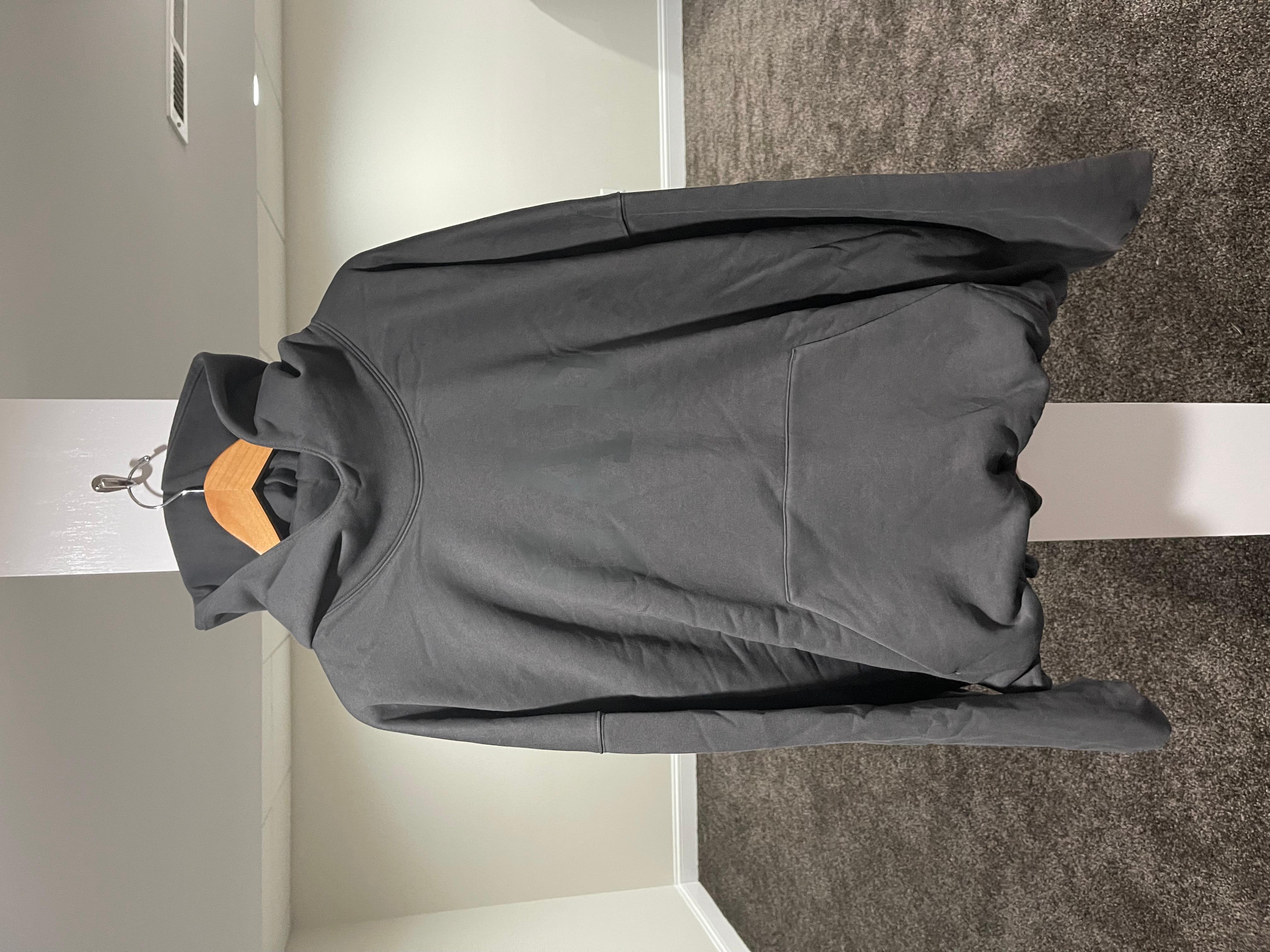 Gap x Balenciaga Oversized Dove Dark Grey Hoodie
Size XXL
Brand new

Measurements:
Chest: 34.5”
Length: 28.5”
Shoulders: 34.5”
Sleeve length: 23”


ALL SALES ARE FINAL