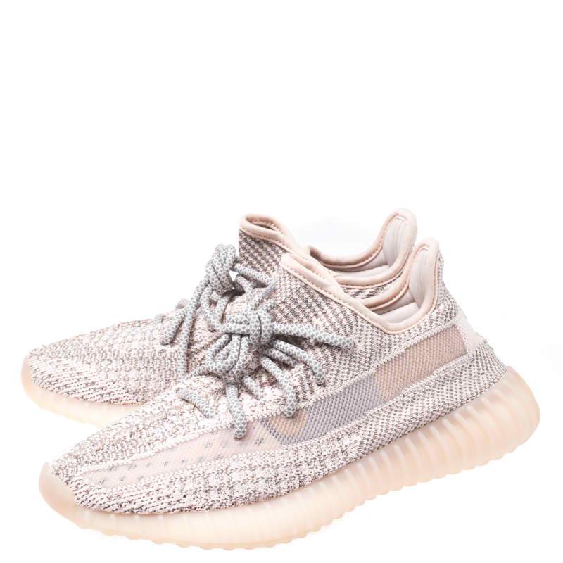 Yeezy x Adidas Light Pink/Grey Knit Fabric Non-Reflective Sneakers Size 39.5 In New Condition In Dubai, Al Qouz 2