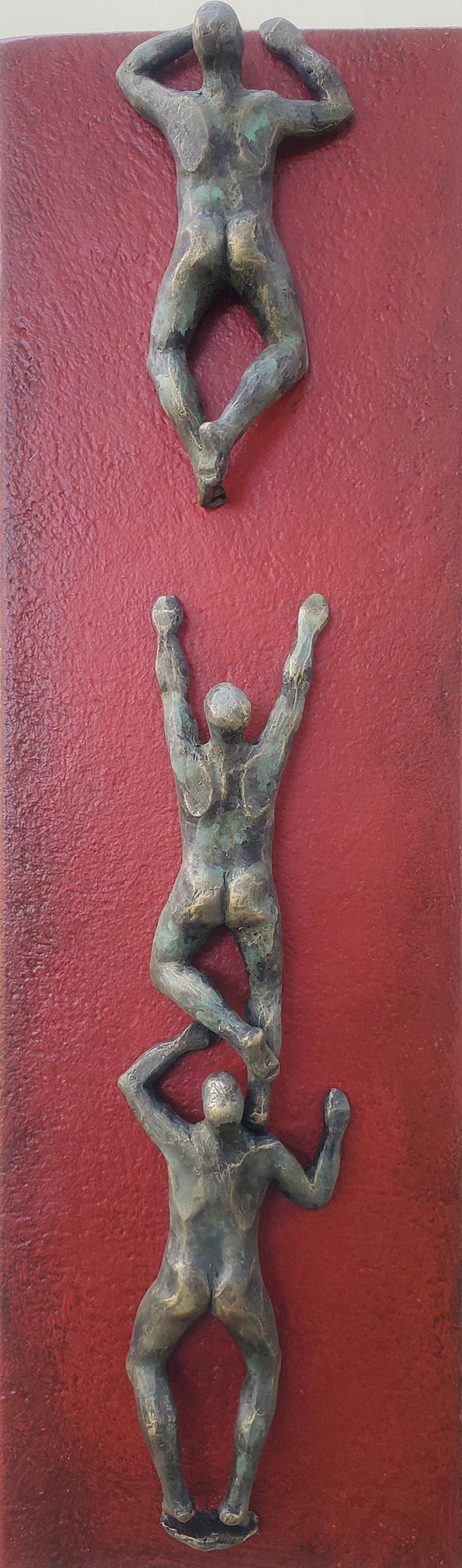 Peinture d'origine « Climbers, Triumphant Unity » - Mixed Media Art de Yelitza Diaz