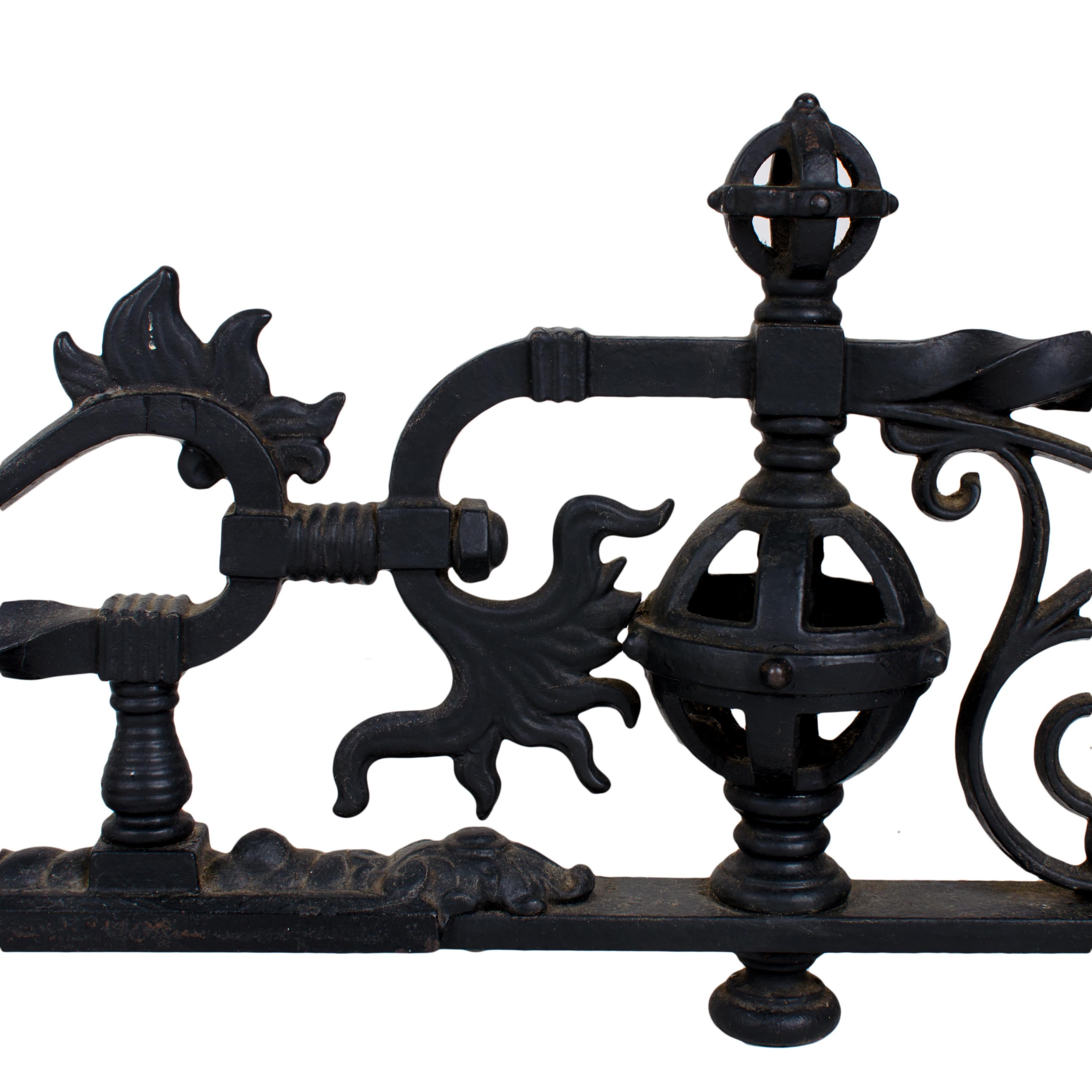 Yellin School Arts & Crafts Iron Fire Fender, c.1900 In Good Condition For Sale In Savannah, GA
