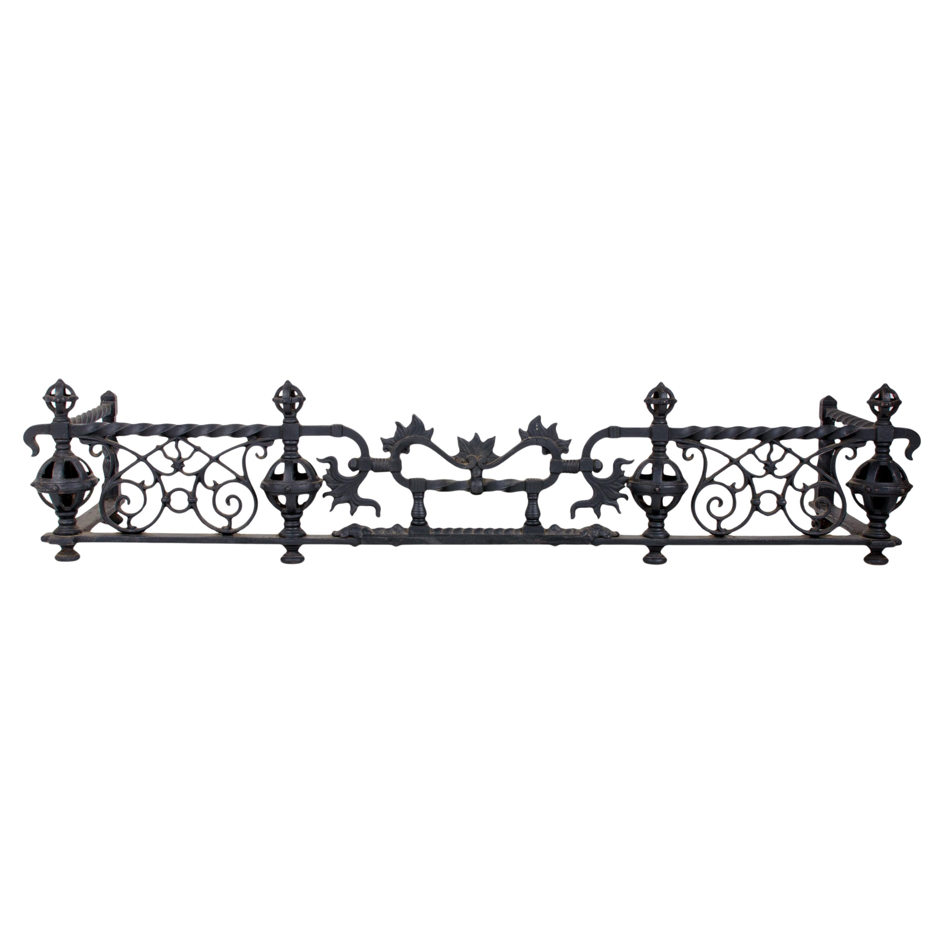 Yellin School Arts & Crafts Iron Fire Fender, c.1900 For Sale