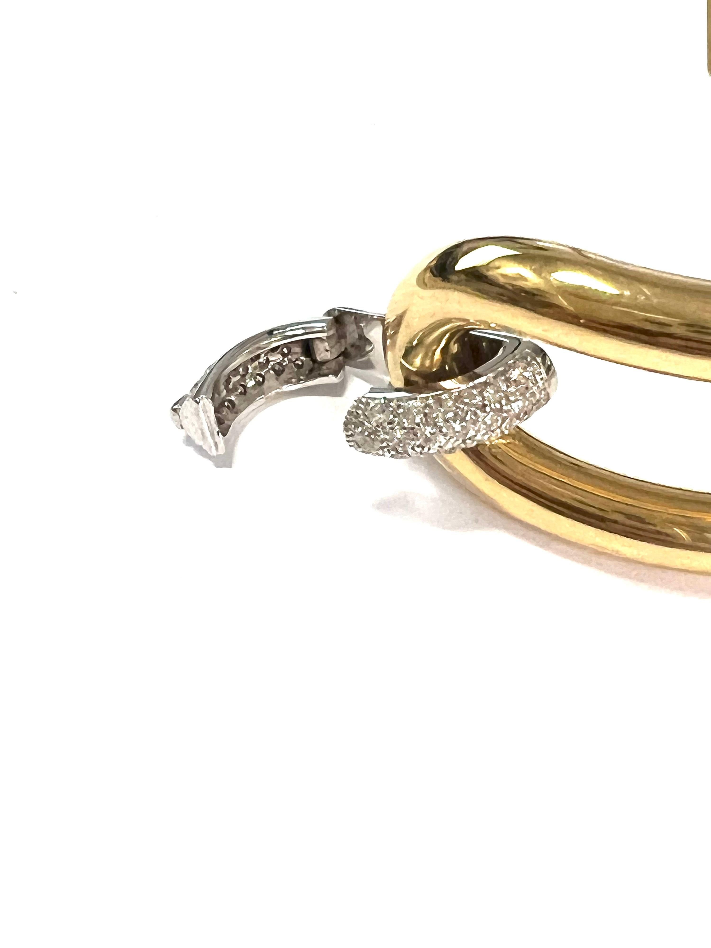 Yellow 18k Gold Bangle with White Gold and Diamond Links In New Condition For Sale In Milano, Lombardia