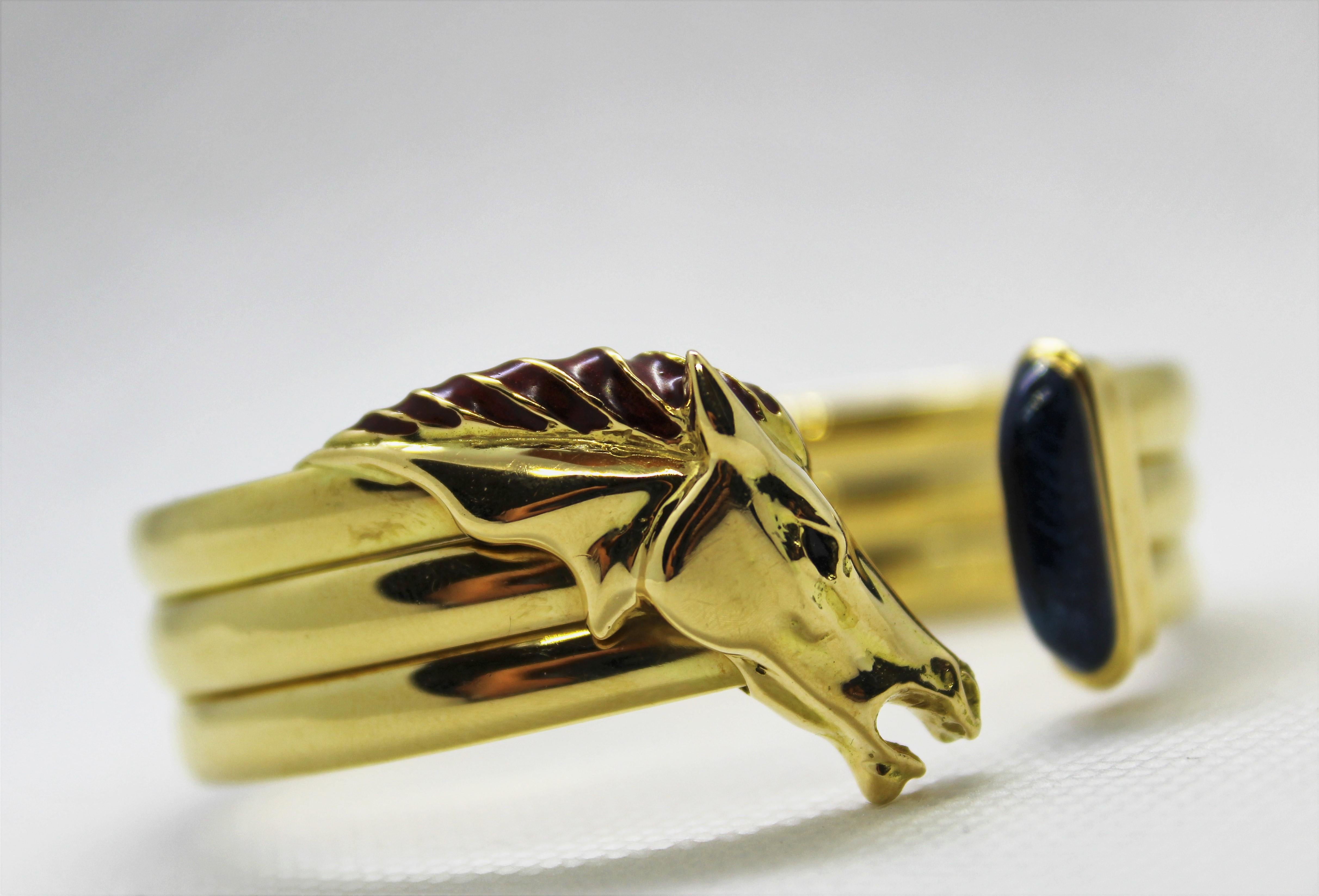 Yellow 18 Karat Gold Enamel Horse Head Bangle Bracelet Italy, 1990s In Good Condition For Sale In firenze, IT