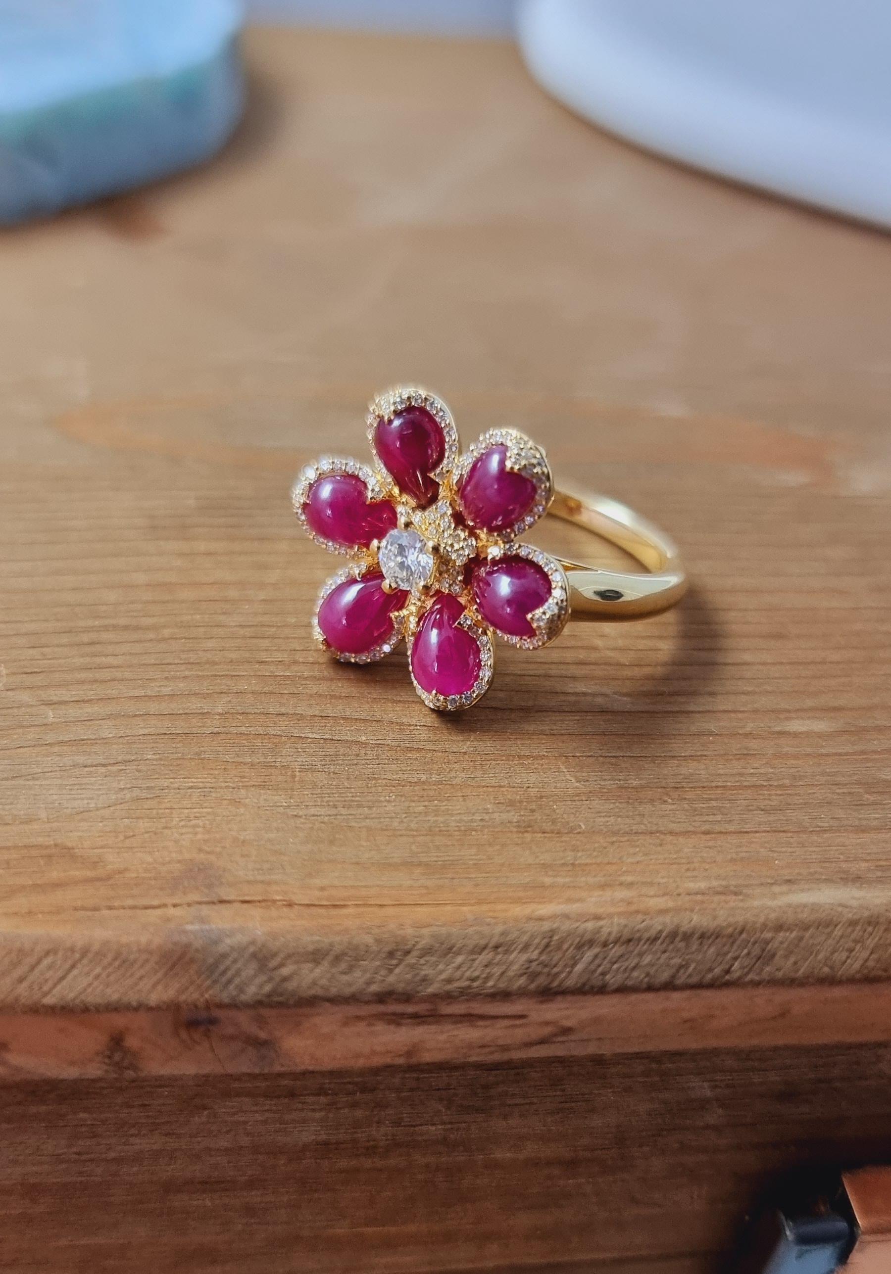 Yellow 18K Ring with White Diamonds and Rubies Flower Theme For Sale 2
