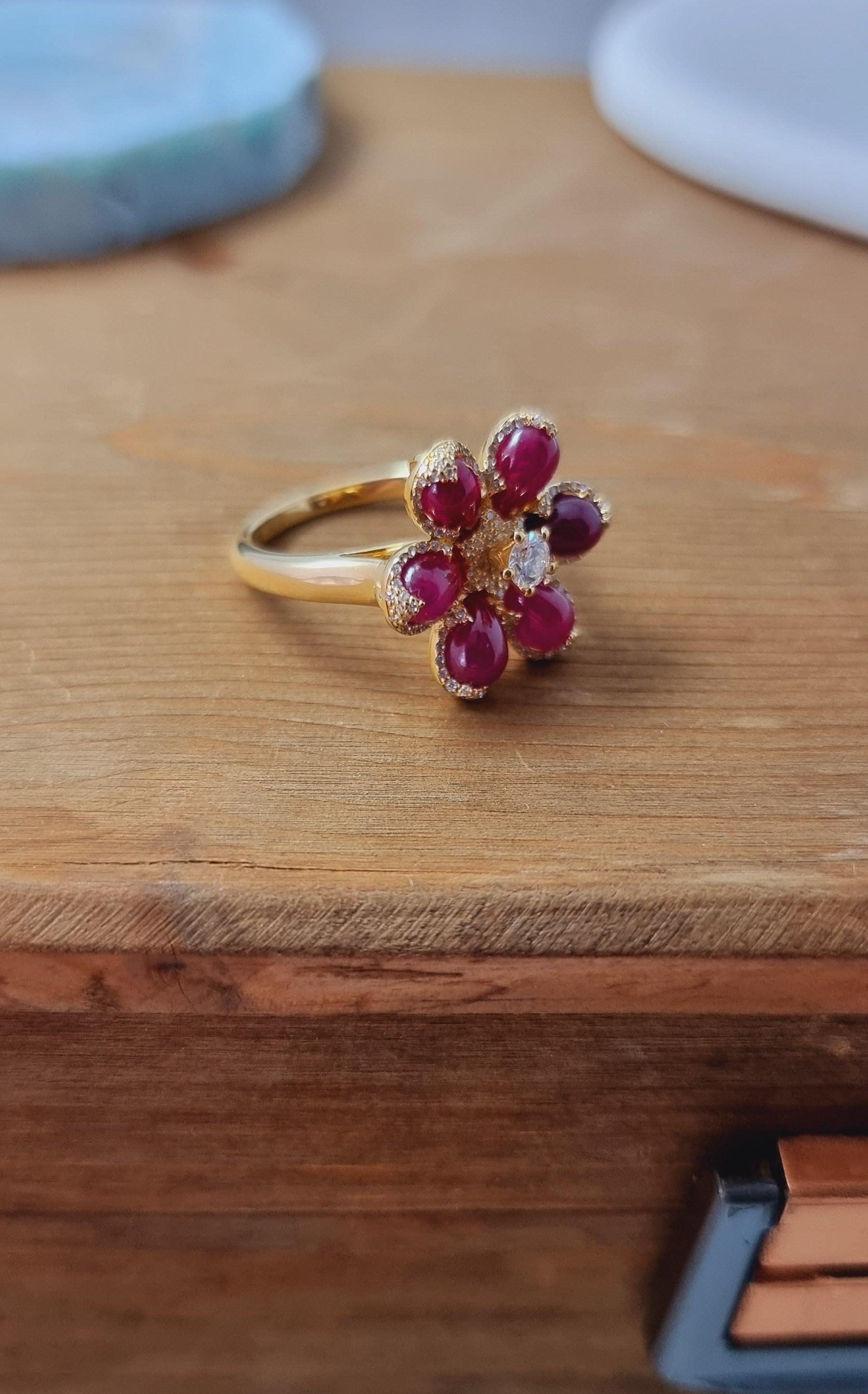 Yellow 18K Ring with White Diamonds and Rubies Flower Theme For Sale 3