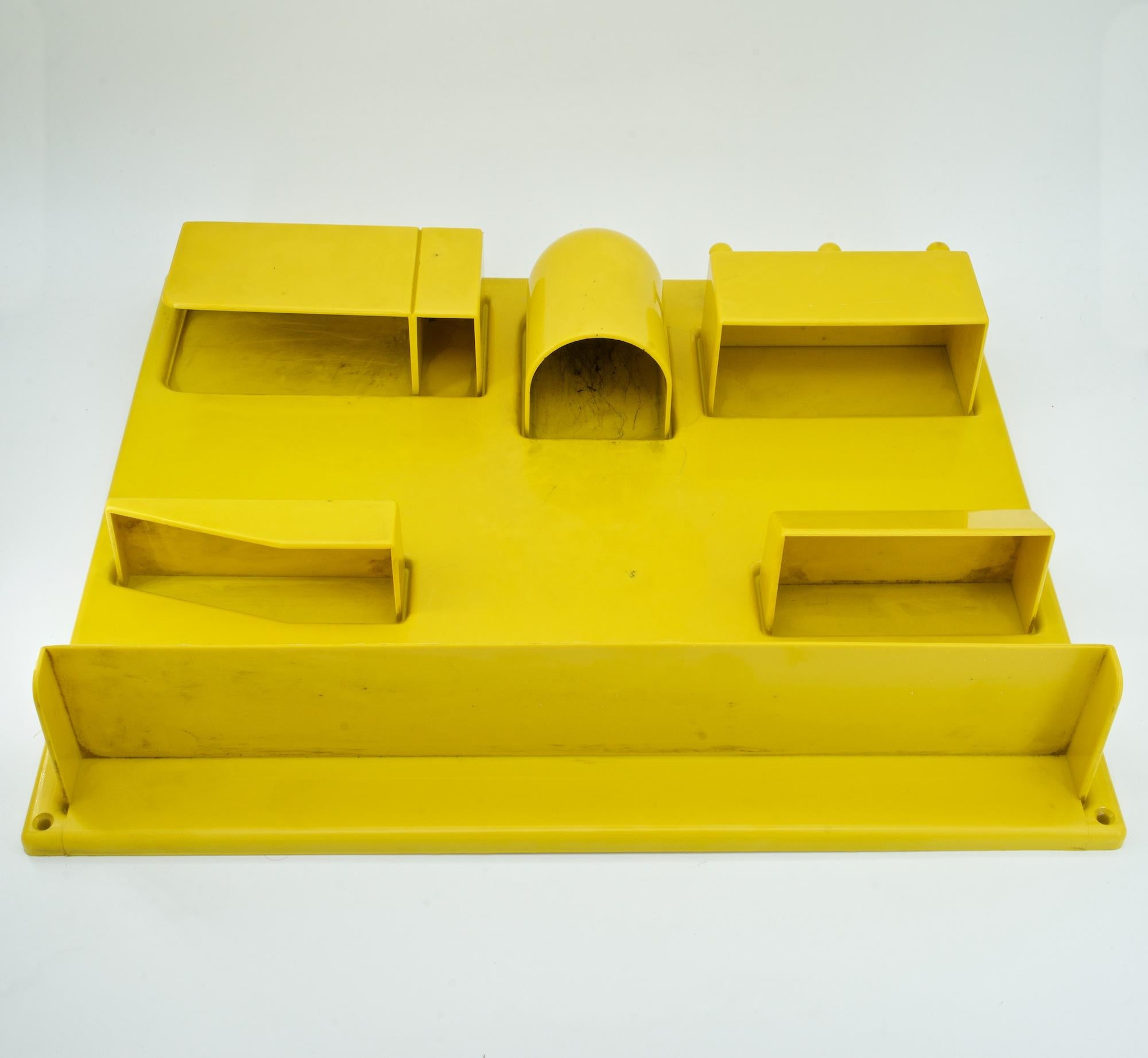 American Yellow 1970s Organizer Wall All iii Uten.Silo Dorothee Maurer-Becker Pop Art Era