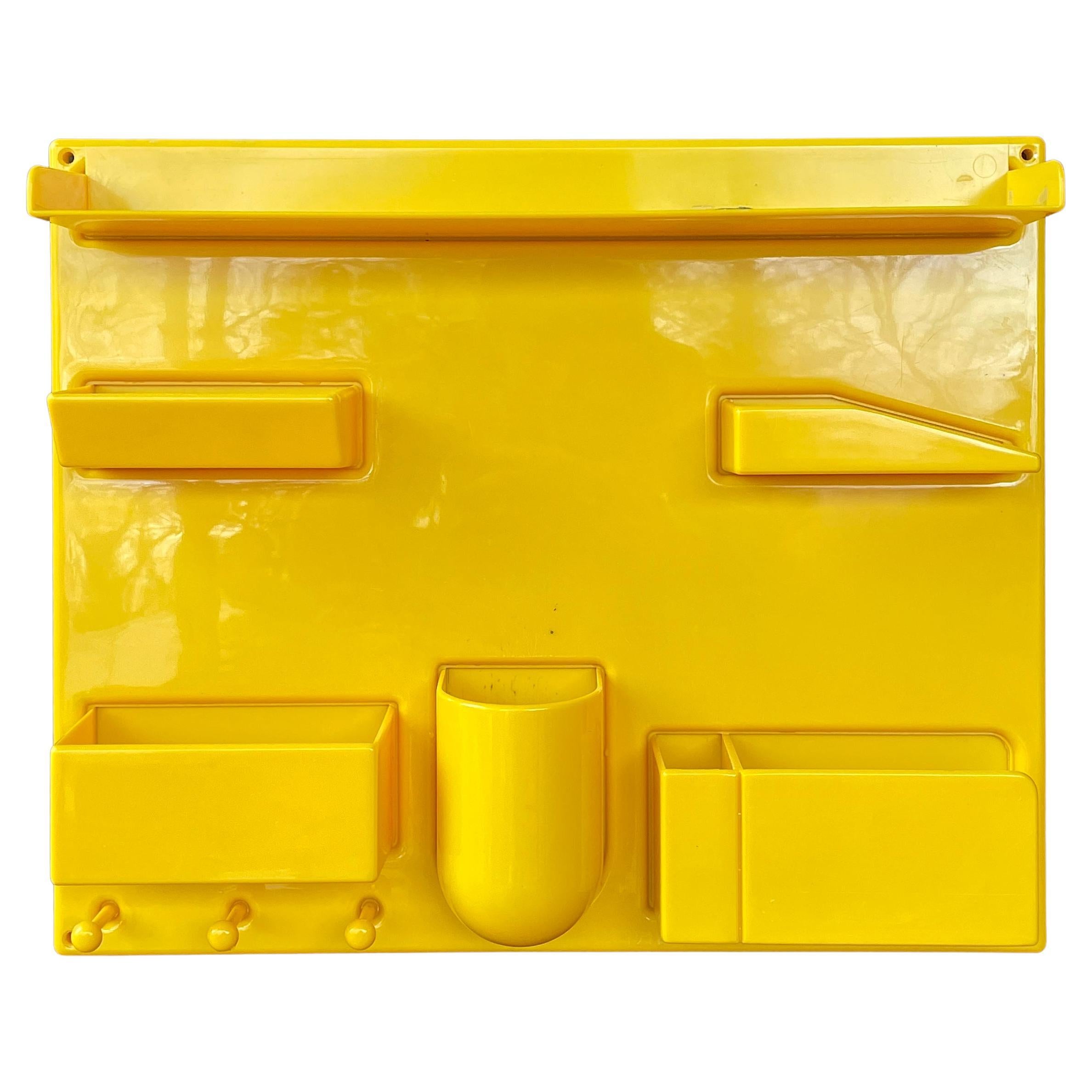 Gelb 1970er Jahre Organizer Wall-All III Uten.Silo Dorothee Maurer-Becker Pop Art Era im Angebot