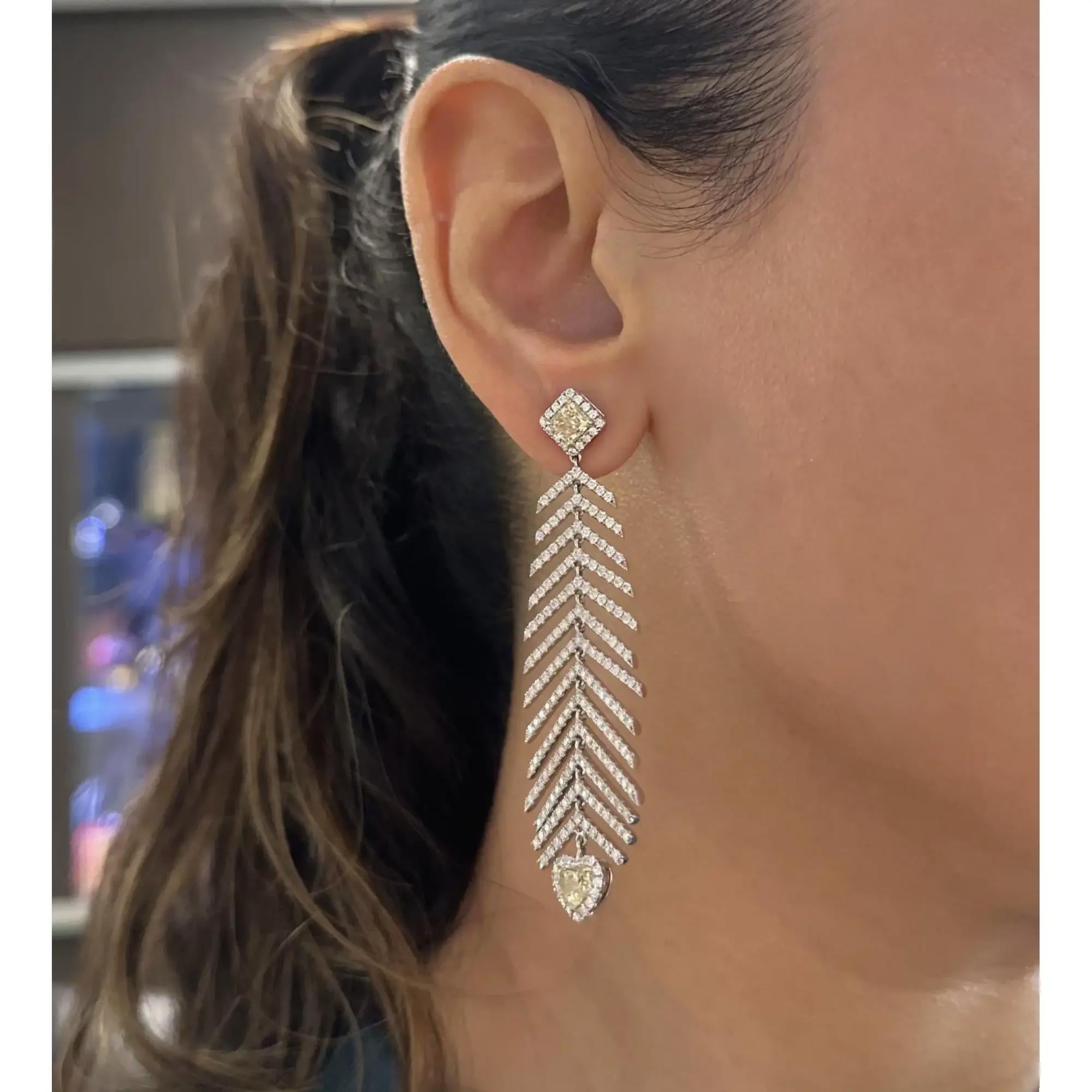 Taille ronde Boucles d'oreilles longues en or blanc 18K avec diamant naturel jaune 2.96Ctw et blanc 4.30Ctw en vente