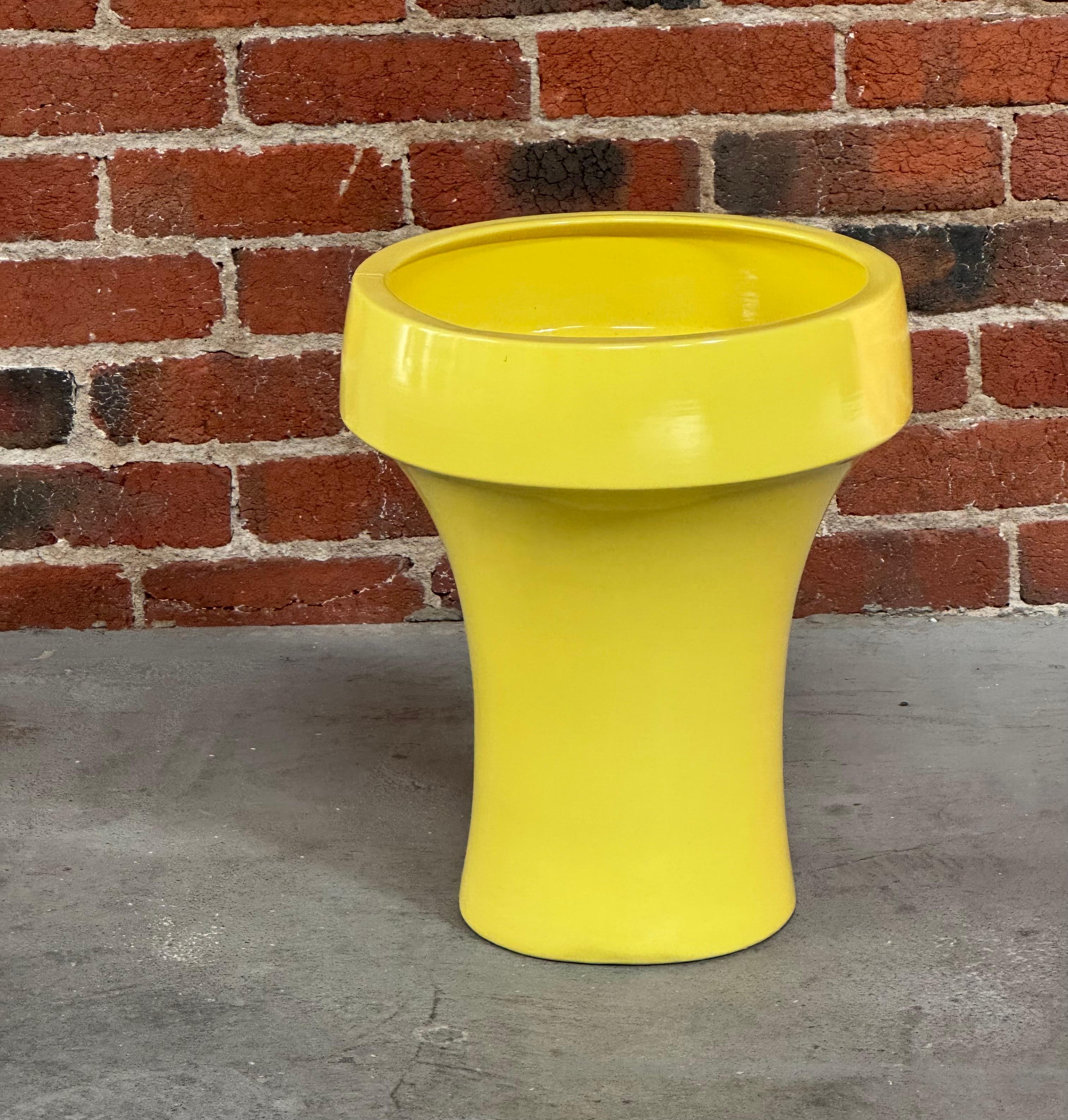 Mid-Century Modern Jardinière jaune des années 70 Marilyn Kay Austin pour Architectural Pottery  Wabi-Sabi en vente